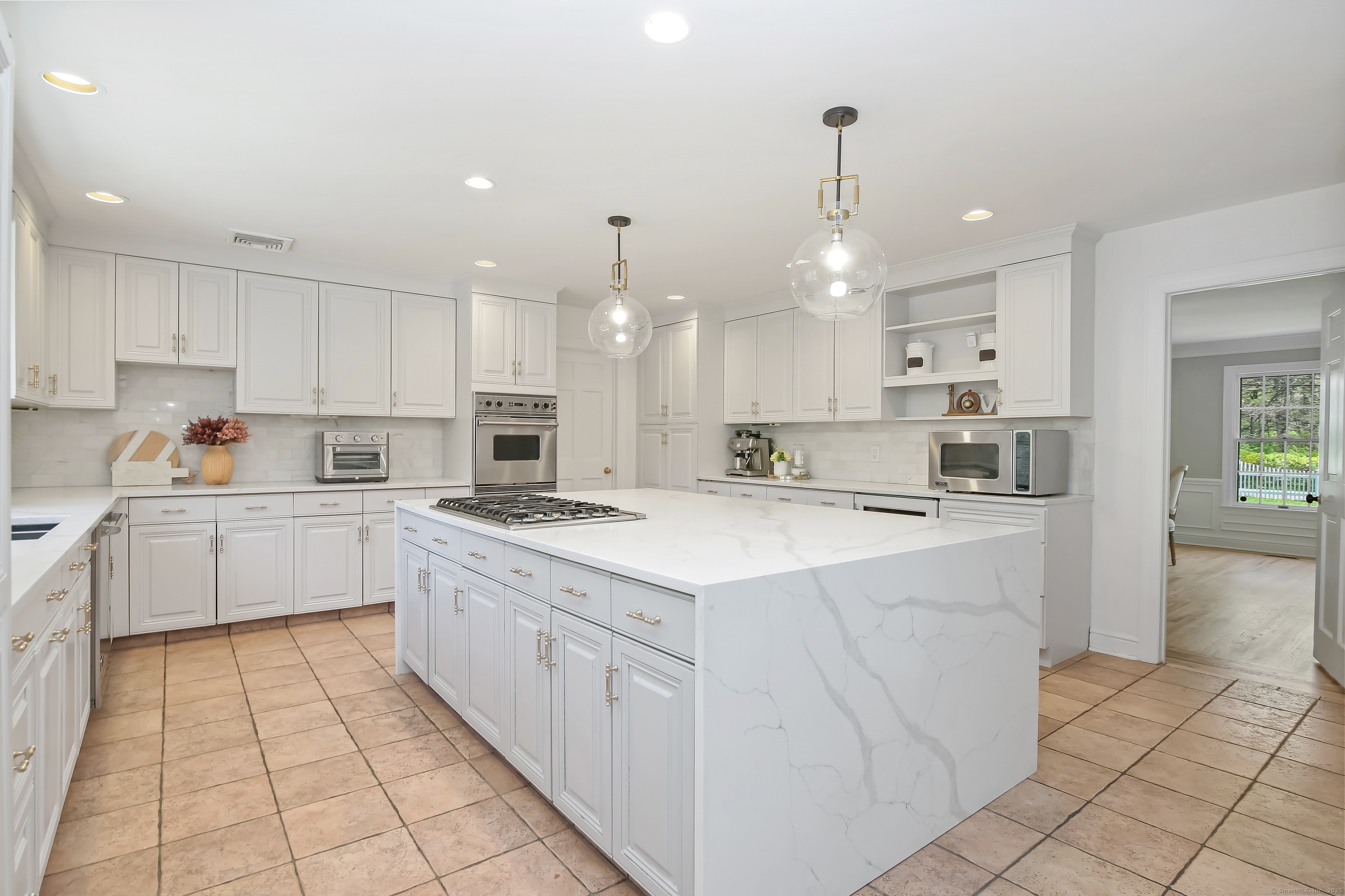 168 Cedarwood, Stamford, Connecticut 06903