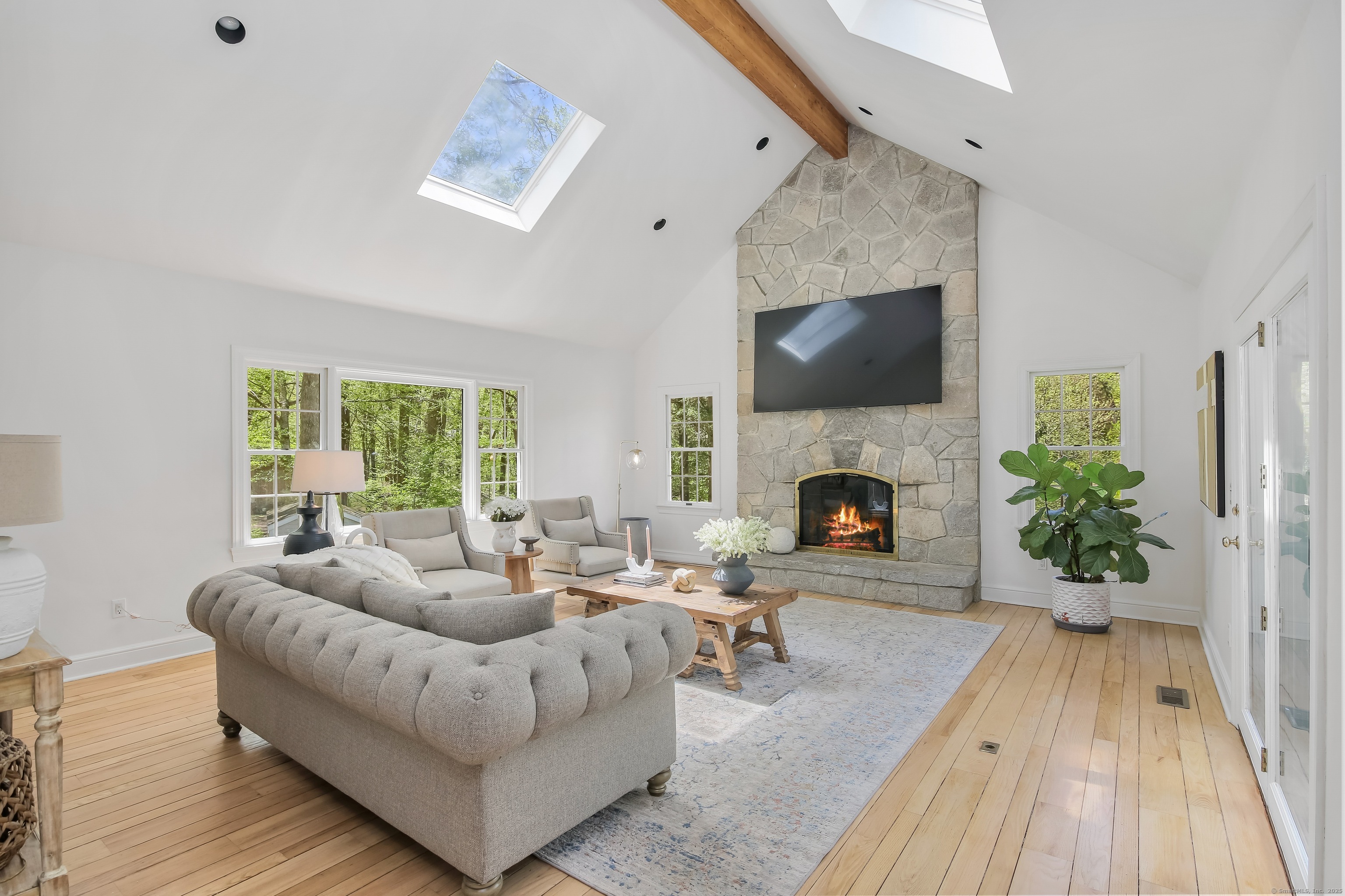 168 Cedarwood, Stamford, Connecticut 06903