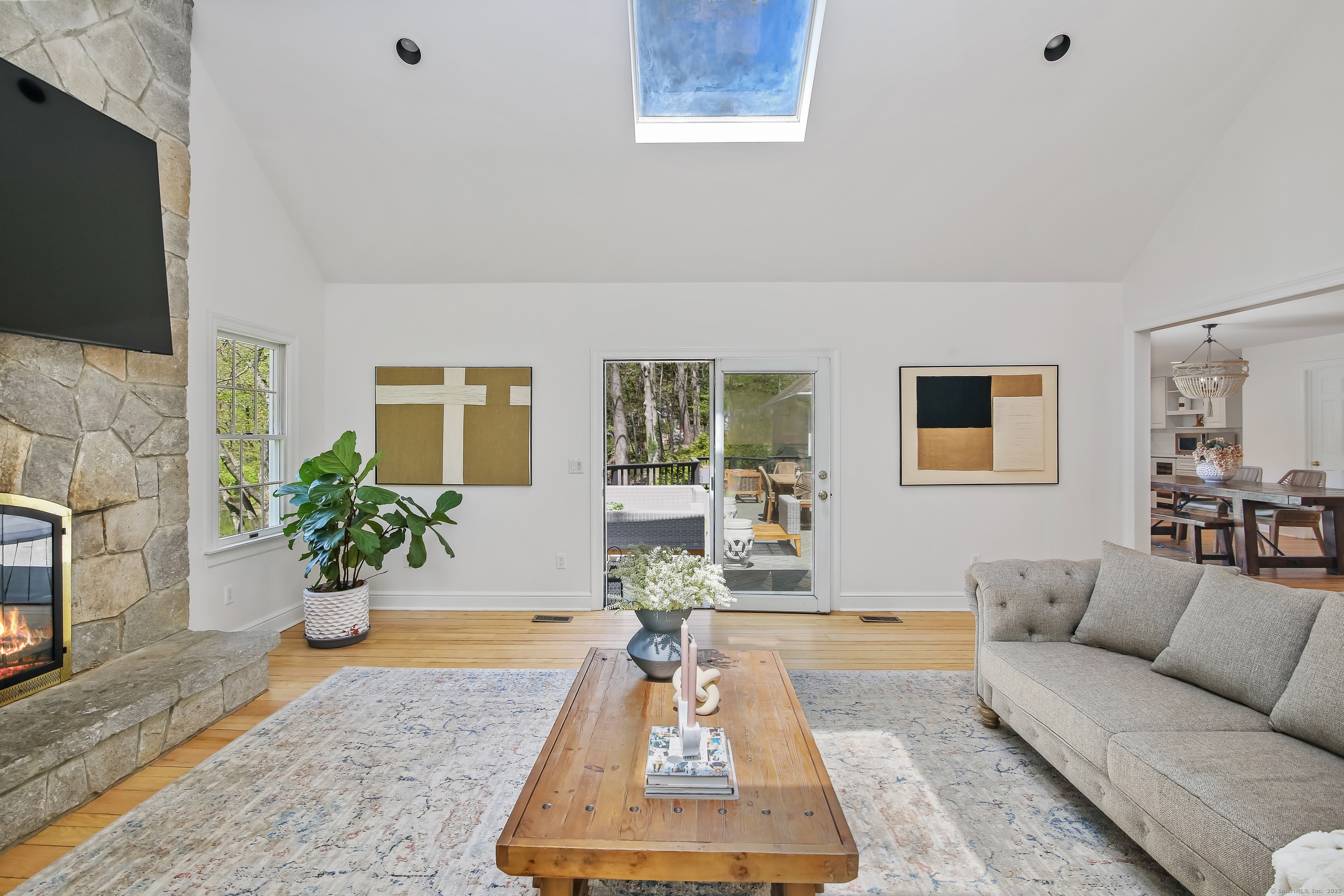 168 Cedarwood, Stamford, Connecticut 06903