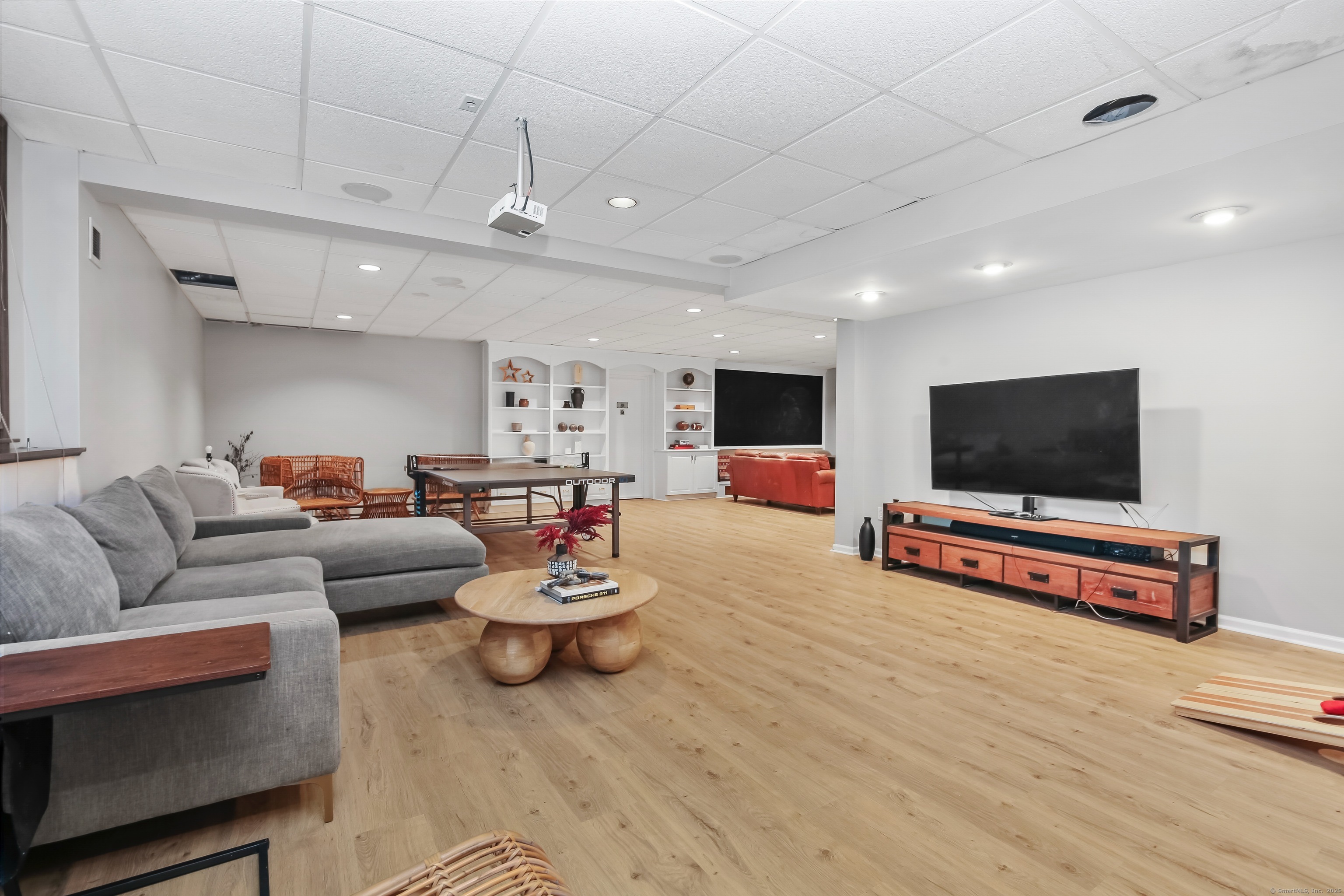 168 Cedarwood, Stamford, Connecticut 06903