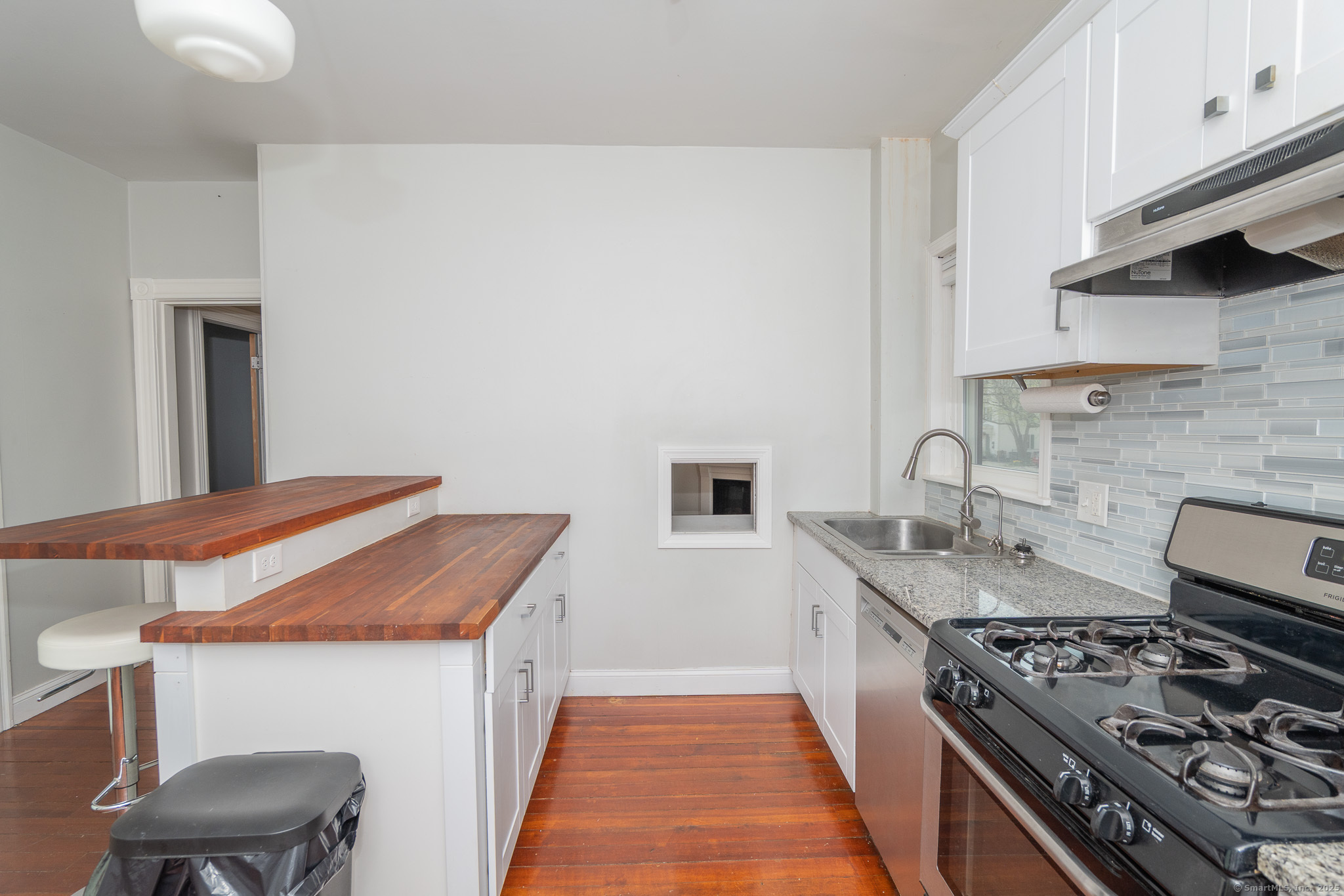 172 Doyle, Unknown RI City, 02906, 2 Bedrooms Bedrooms, ,1 BathroomBathrooms,Condo/co-op For Sale,For Sale,Doyle,24092709