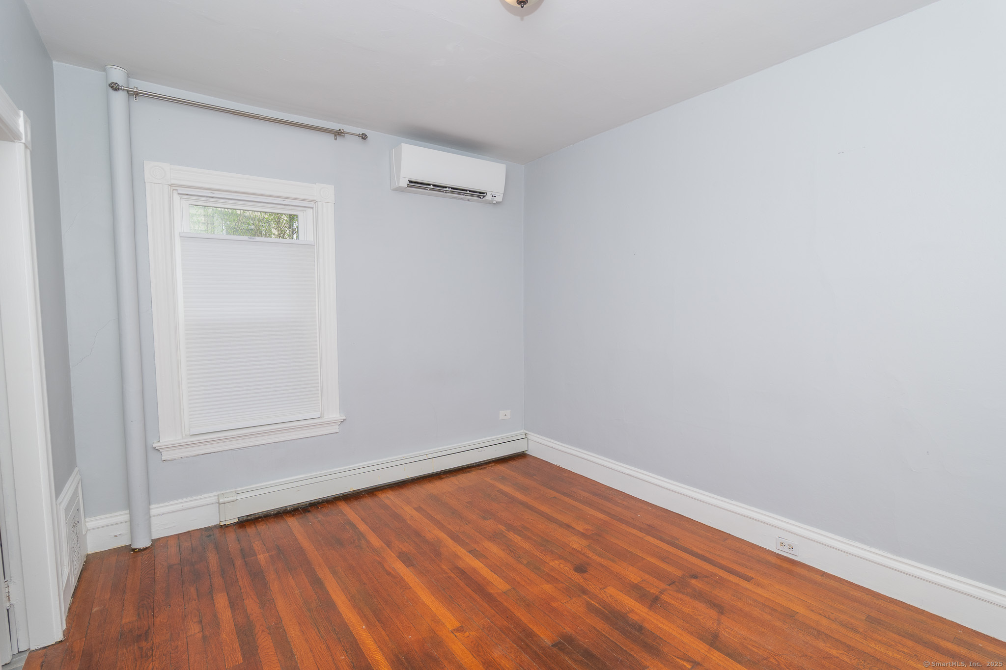 172 Doyle, Unknown RI City, 02906, 2 Bedrooms Bedrooms, ,1 BathroomBathrooms,Condo/co-op For Sale,For Sale,Doyle,24092709