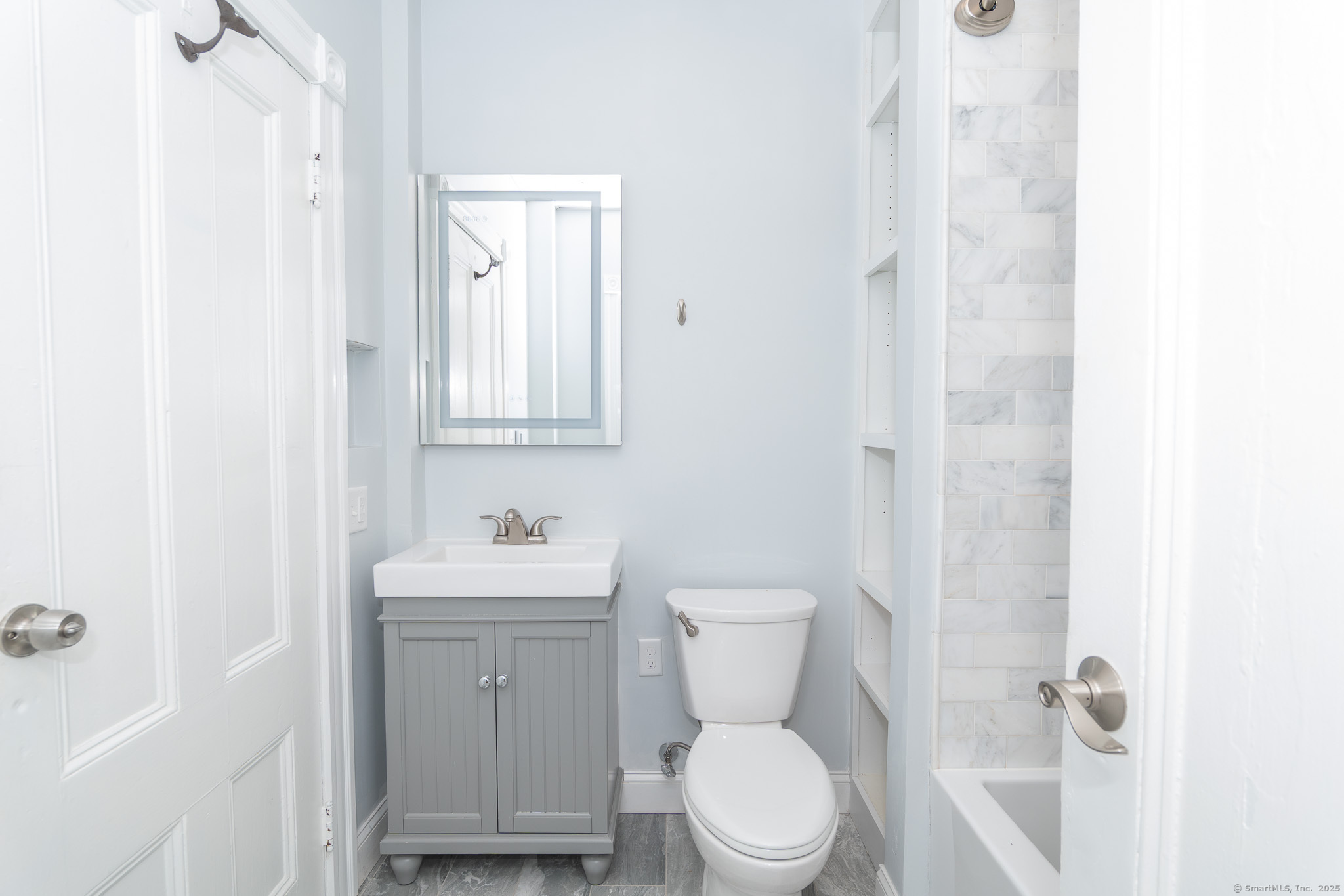 172 Doyle, Unknown RI City, 02906, 2 Bedrooms Bedrooms, ,1 BathroomBathrooms,Condo/co-op For Sale,For Sale,Doyle,24092709