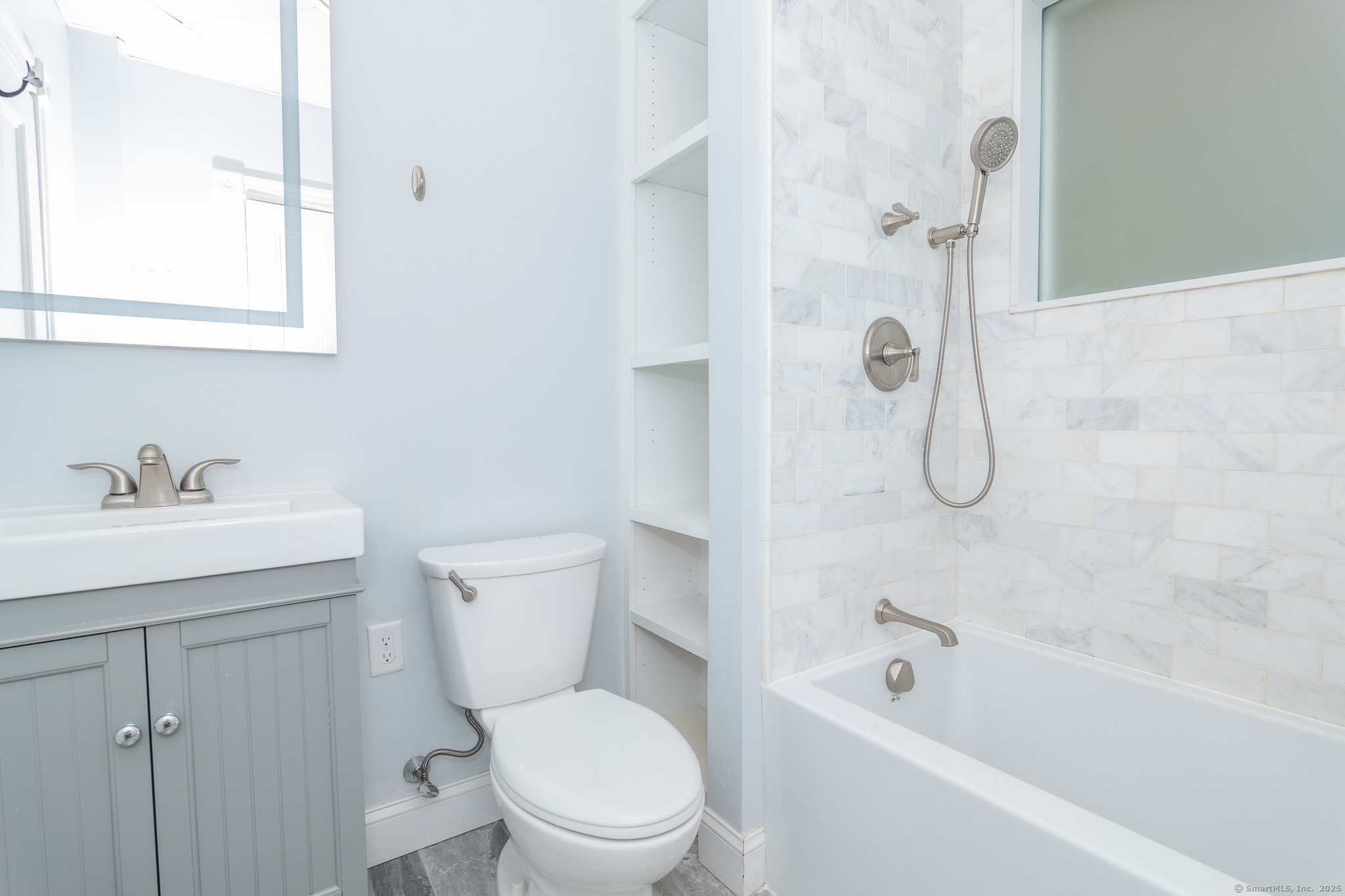 172 Doyle, Unknown RI City, 02906, 2 Bedrooms Bedrooms, ,1 BathroomBathrooms,Condo/co-op For Sale,For Sale,Doyle,24092709