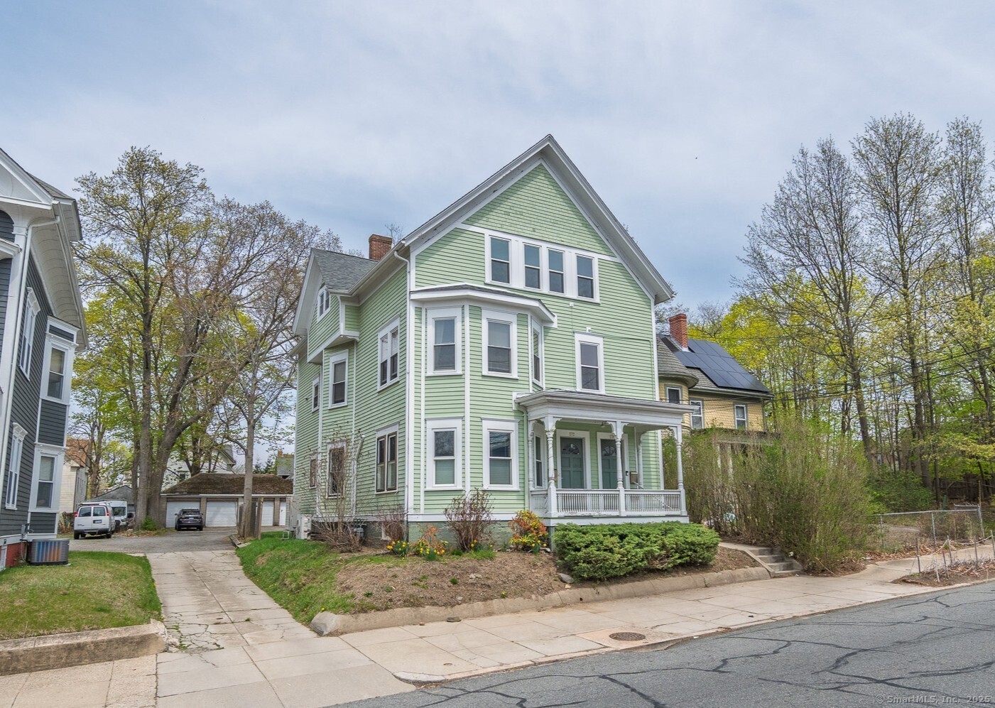 172 Doyle, Unknown RI City, 02906, 2 Bedrooms Bedrooms, ,1 BathroomBathrooms,Condo/co-op For Sale,For Sale,Doyle,24092709