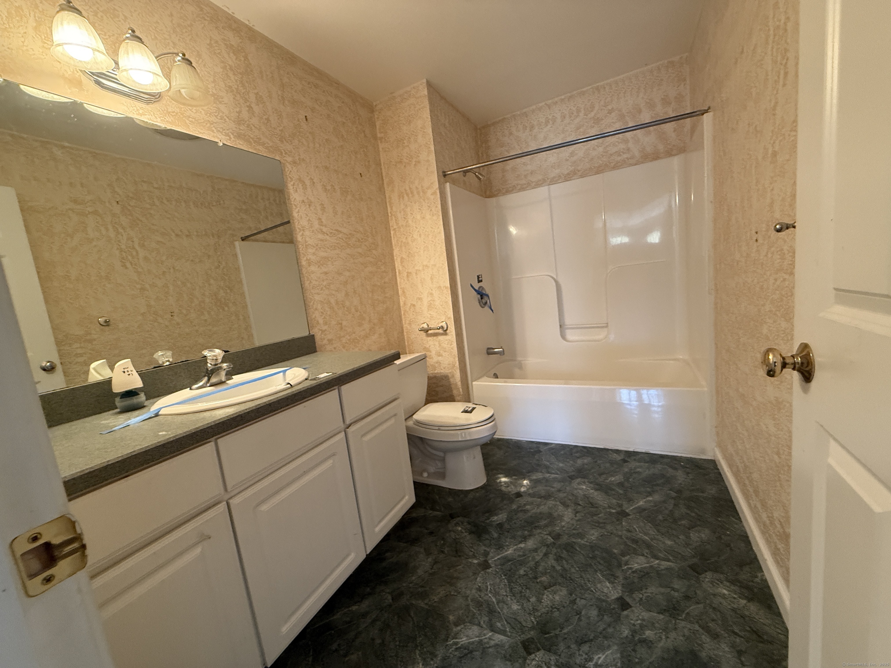 123 Hidden Valley, Meriden, Connecticut 06451