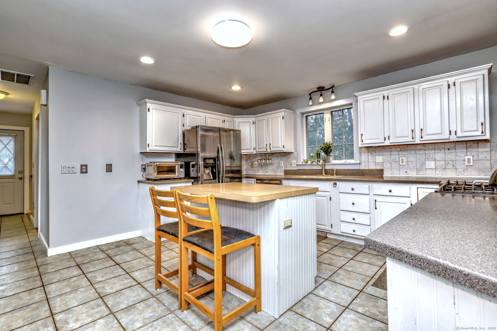 104 South, Morris, Connecticut 06763