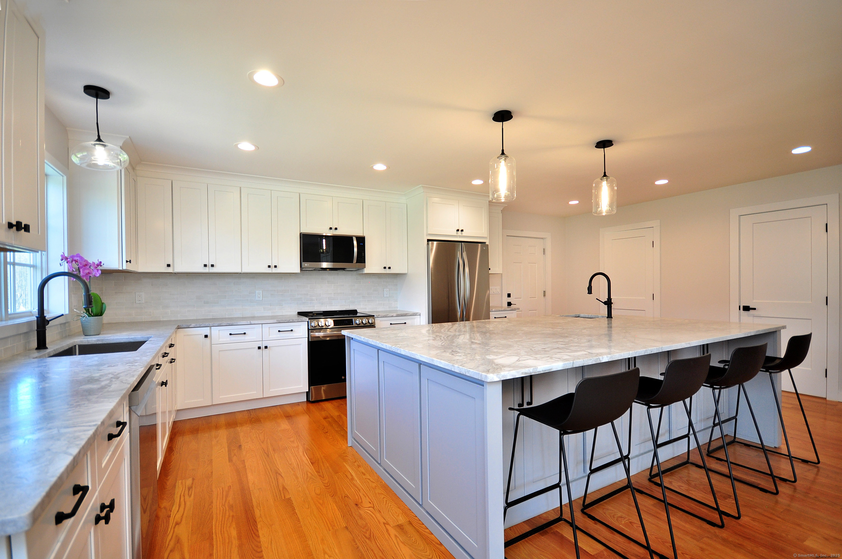 137 Buell, Litchfield, Connecticut 06759