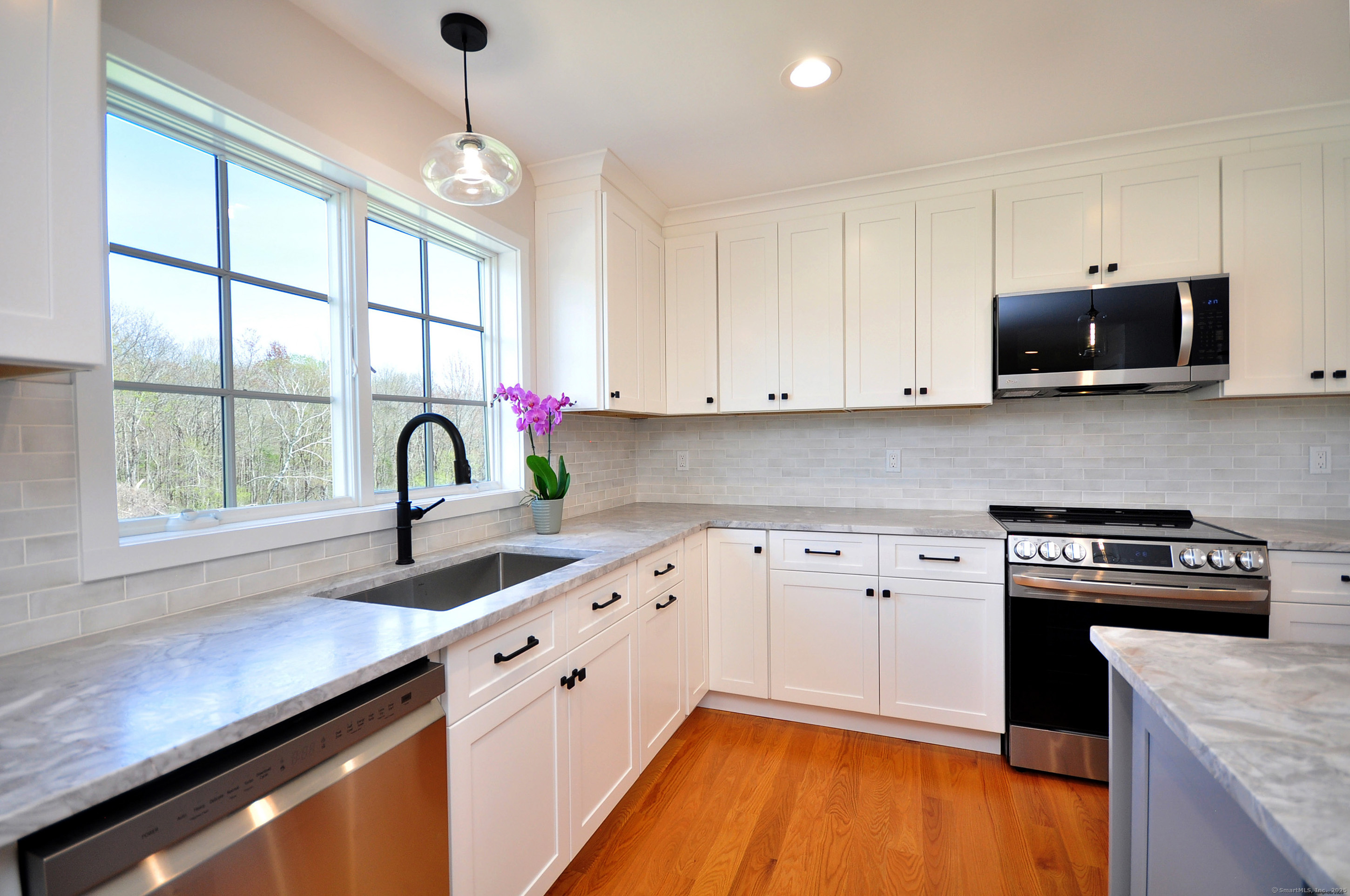 137 Buell, Litchfield, Connecticut 06759