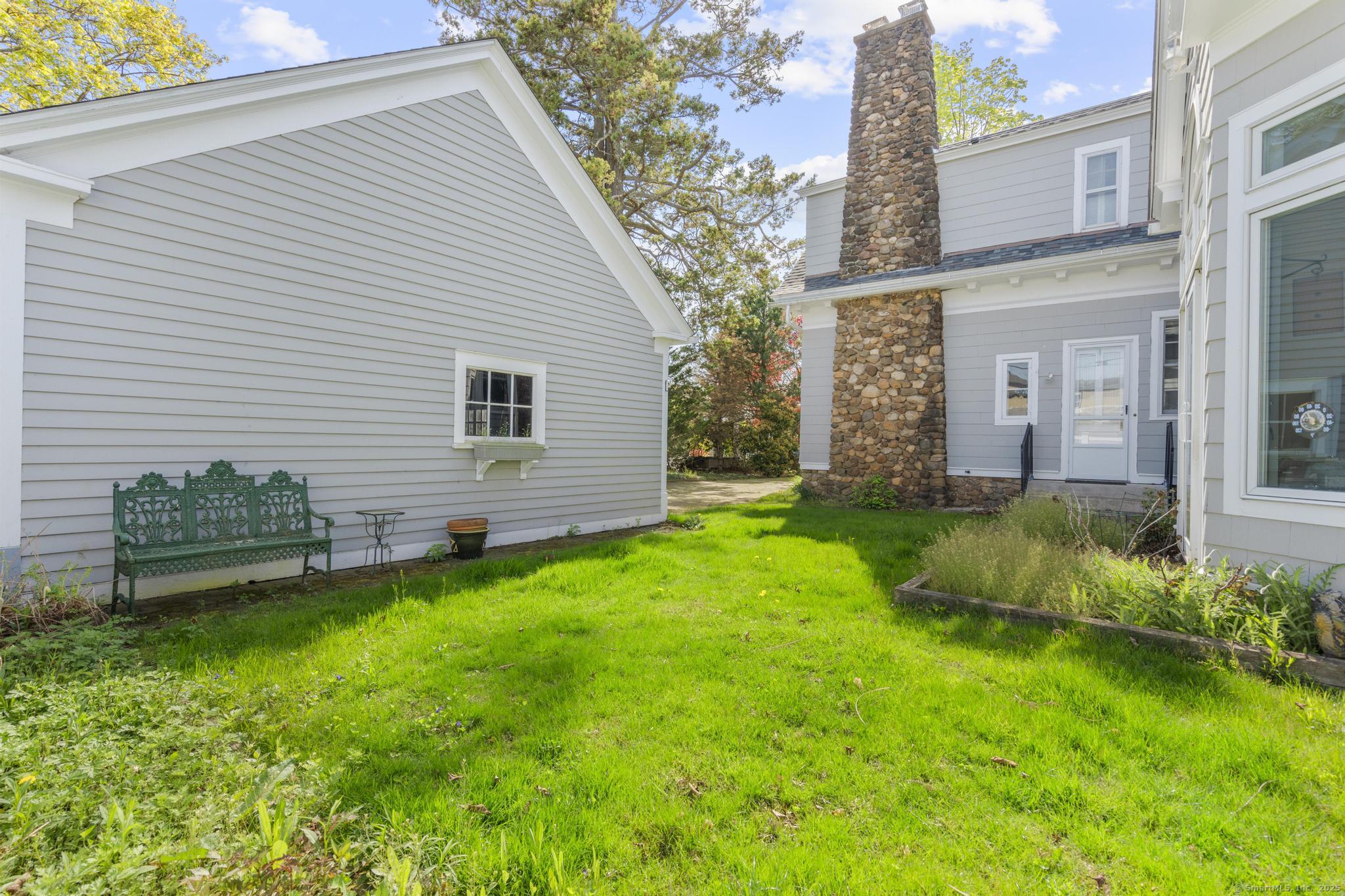 29 Crescent Bluff, Branford, Connecticut 06405
