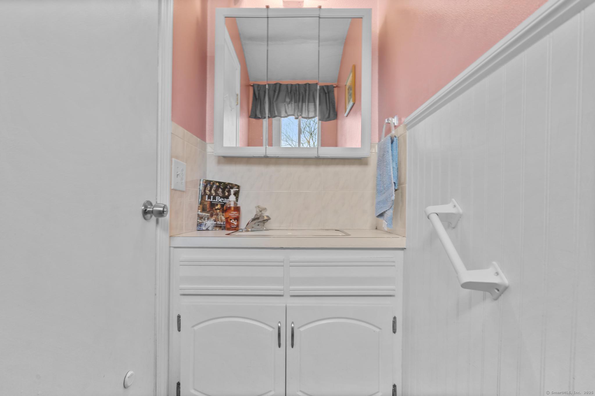 215 Monticello, Branford, Connecticut 06405