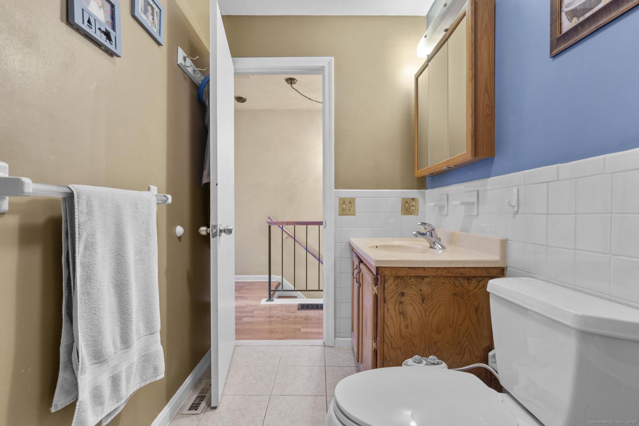 215 Monticello, Branford, Connecticut 06405