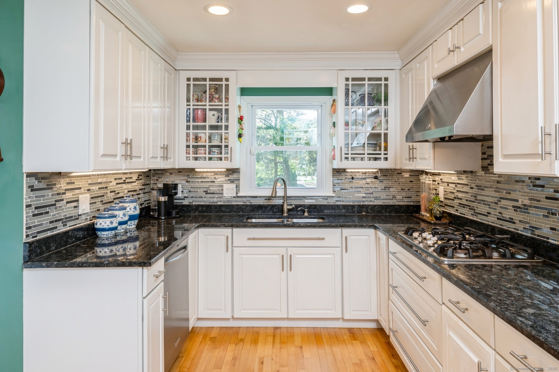 35 Hampton, Stamford, Connecticut 06903