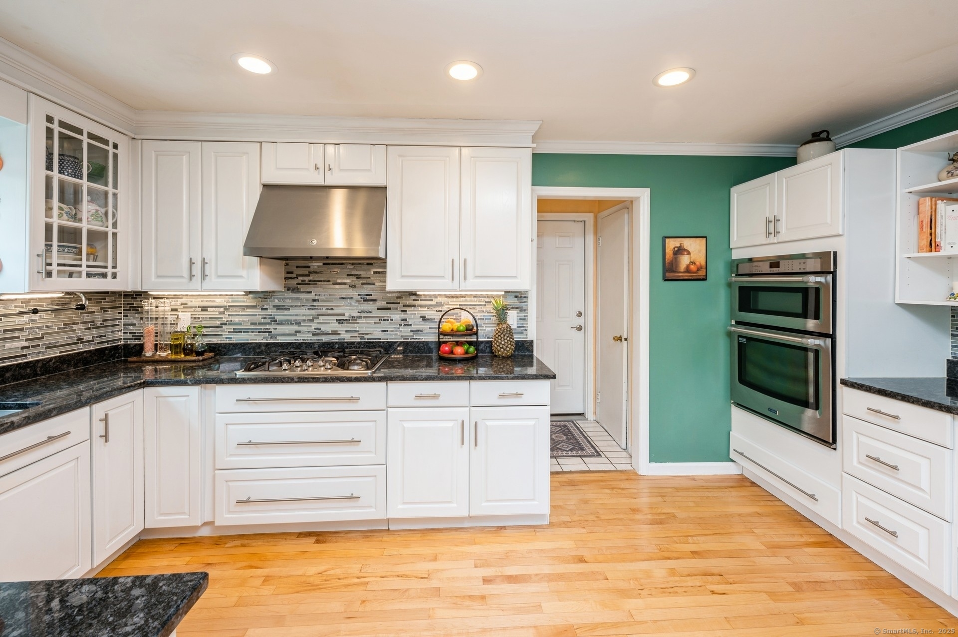 35 Hampton, Stamford, Connecticut 06903
