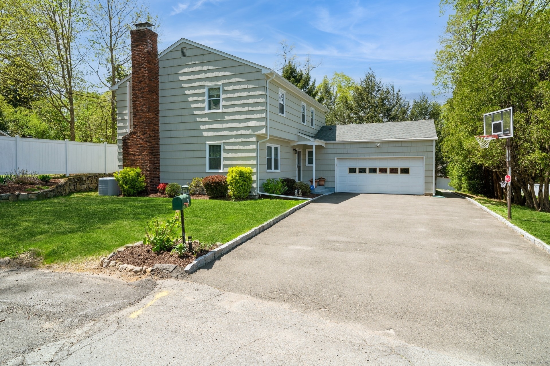 35 Hampton, Stamford, Connecticut 06903