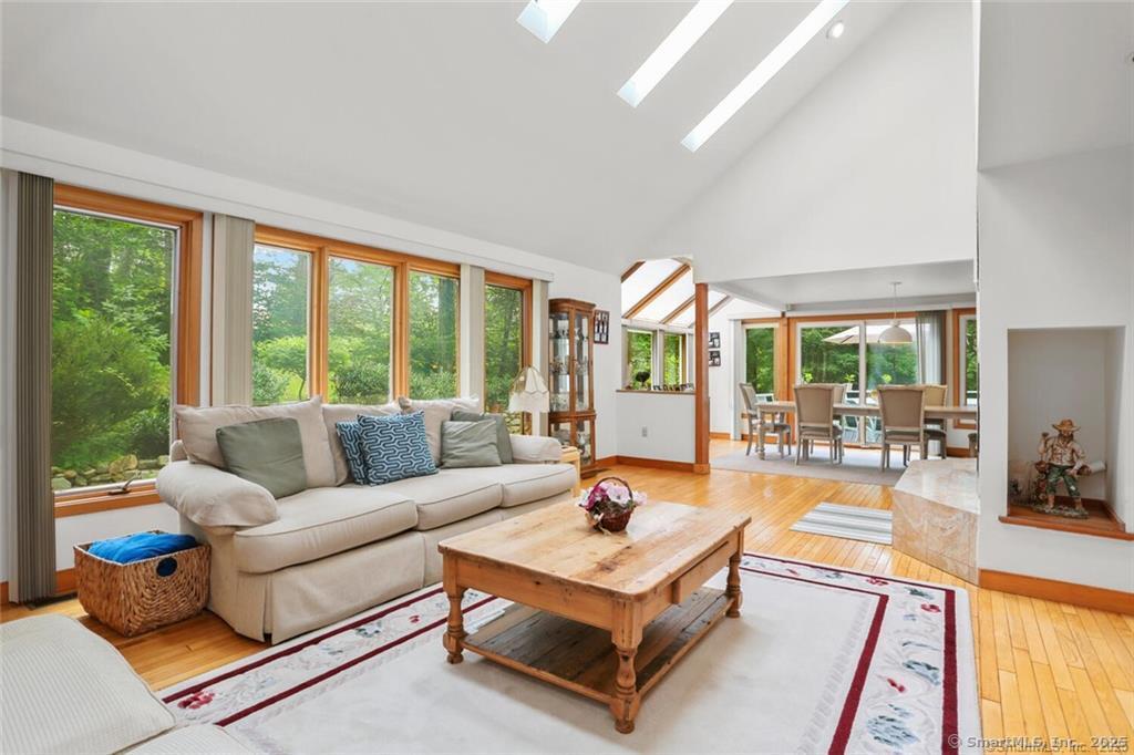 19 Northwood, Stamford, Connecticut 06903