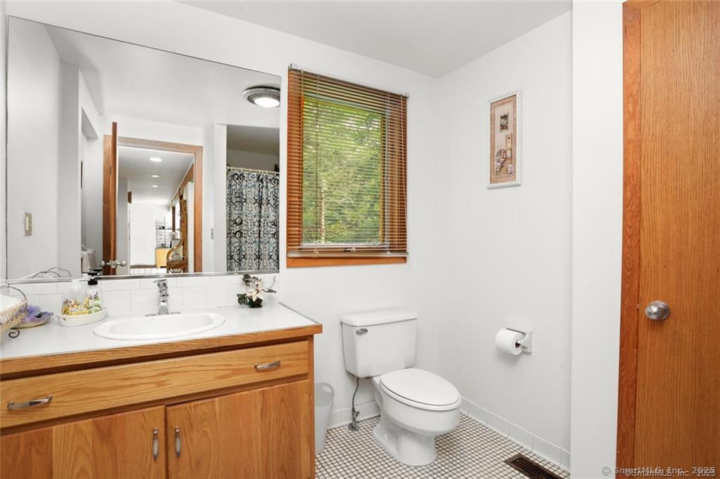 19 Northwood, Stamford, Connecticut 06903