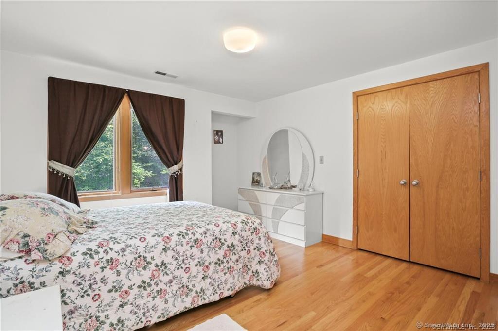 19 Northwood, Stamford, Connecticut 06903