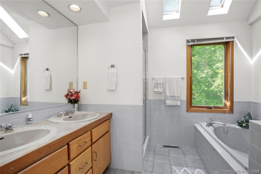19 Northwood, Stamford, Connecticut 06903