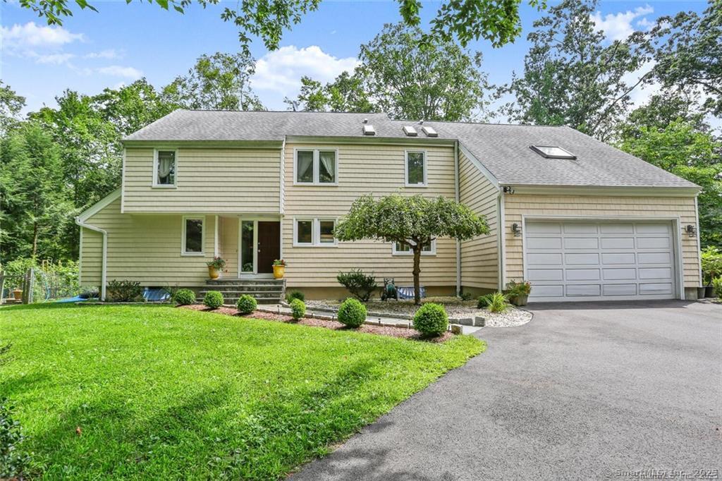 19 Northwood, Stamford, Connecticut 06903