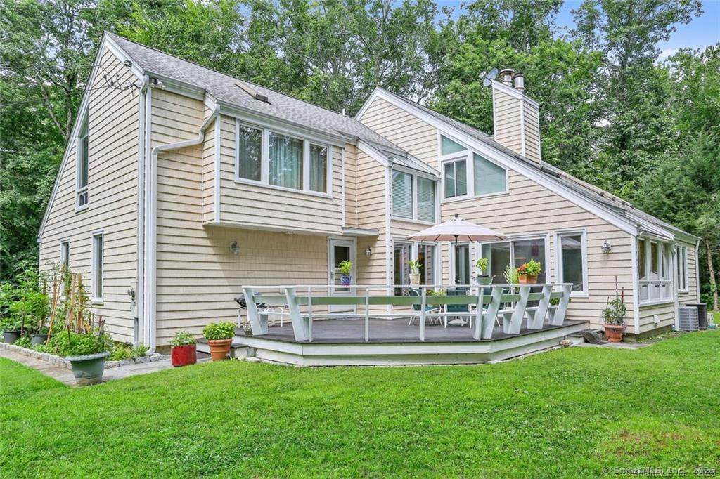 19 Northwood, Stamford, Connecticut 06903
