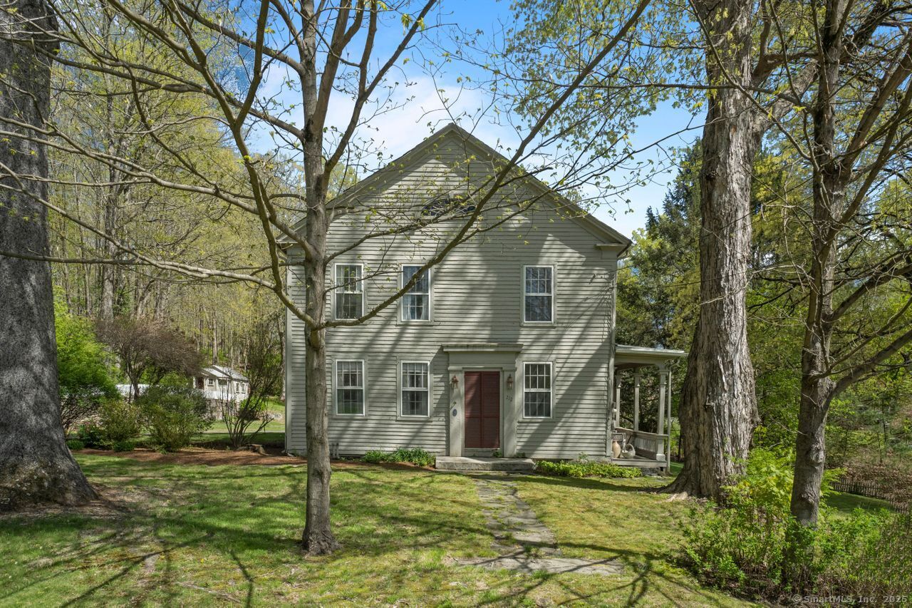 212 Main Street Woodbury CT
