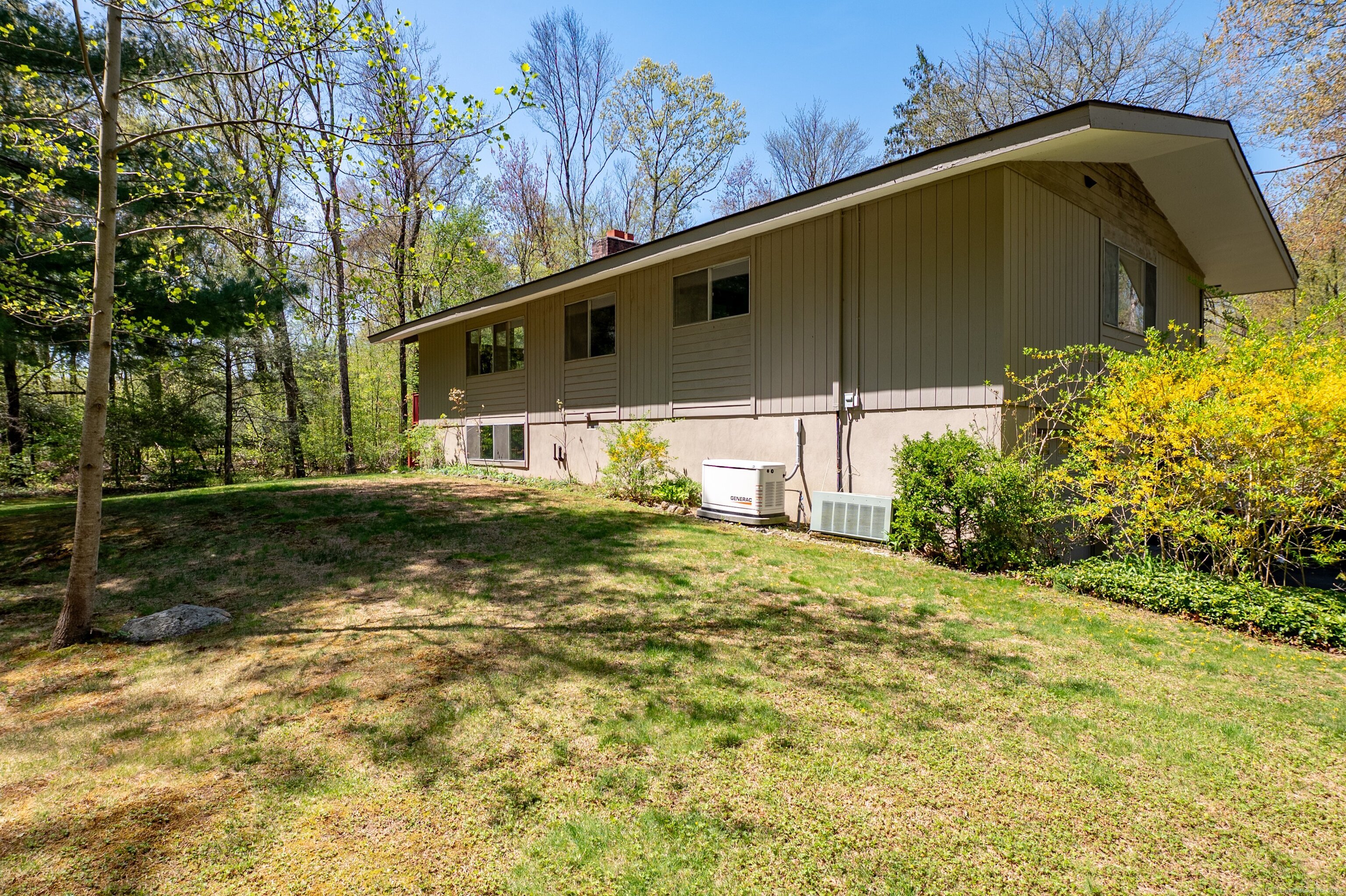 87 Pleasant, Bethany, Connecticut 06524
