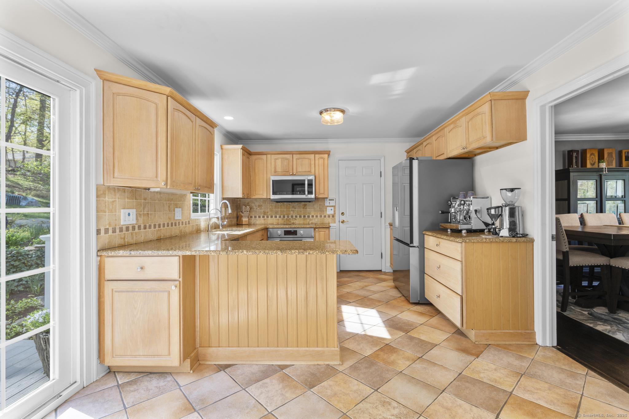 16 Black Twig, Stamford, Connecticut 06903