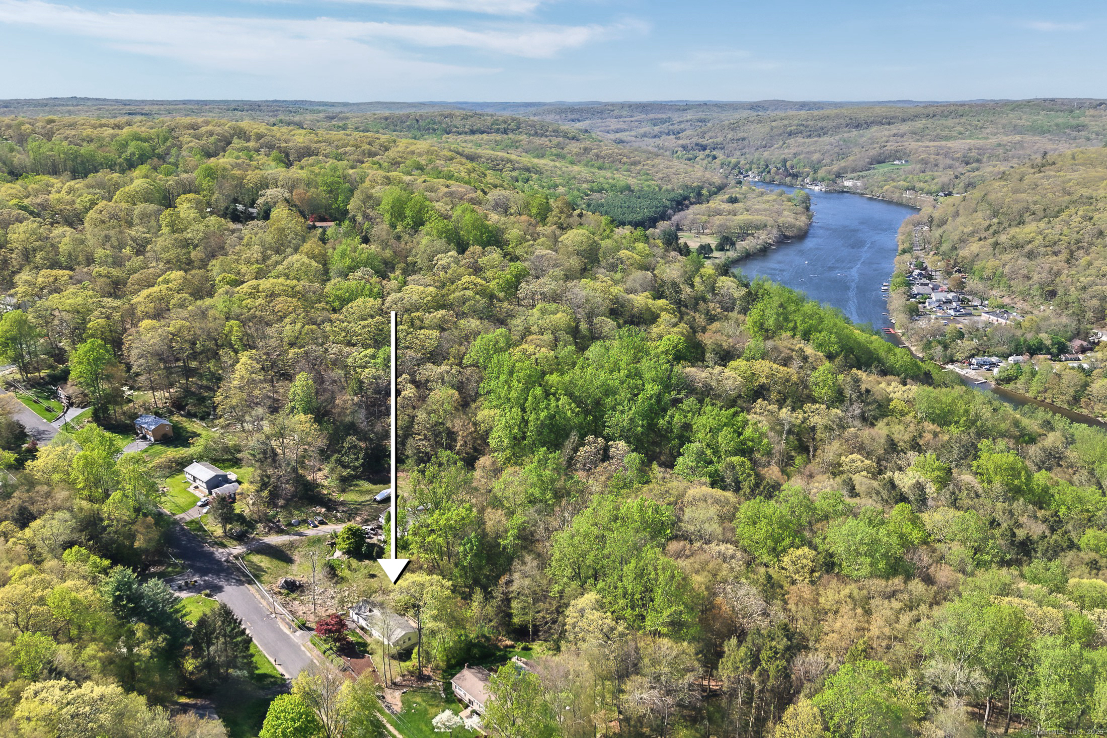 82 Village, Shelton, Connecticut 06484