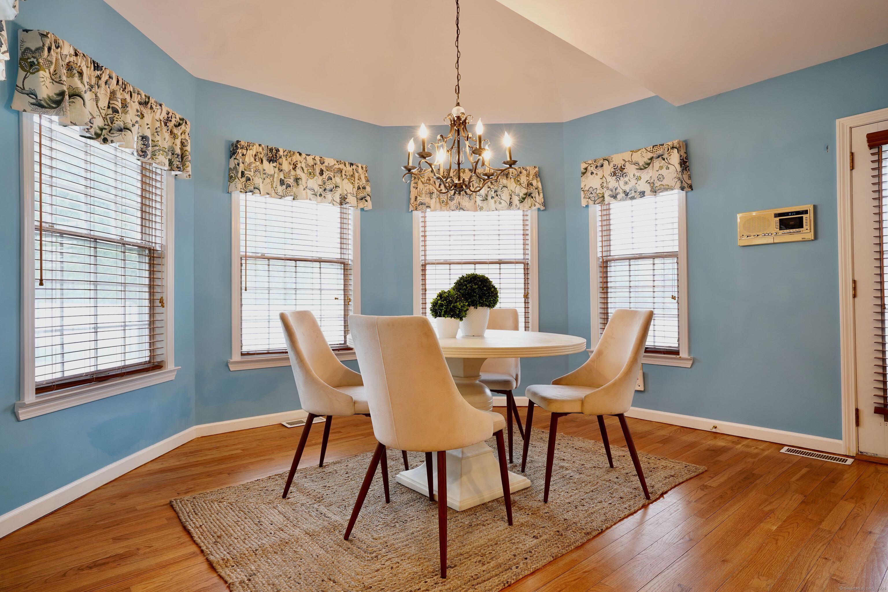 58 Jennifer, North Haven, Connecticut 06473