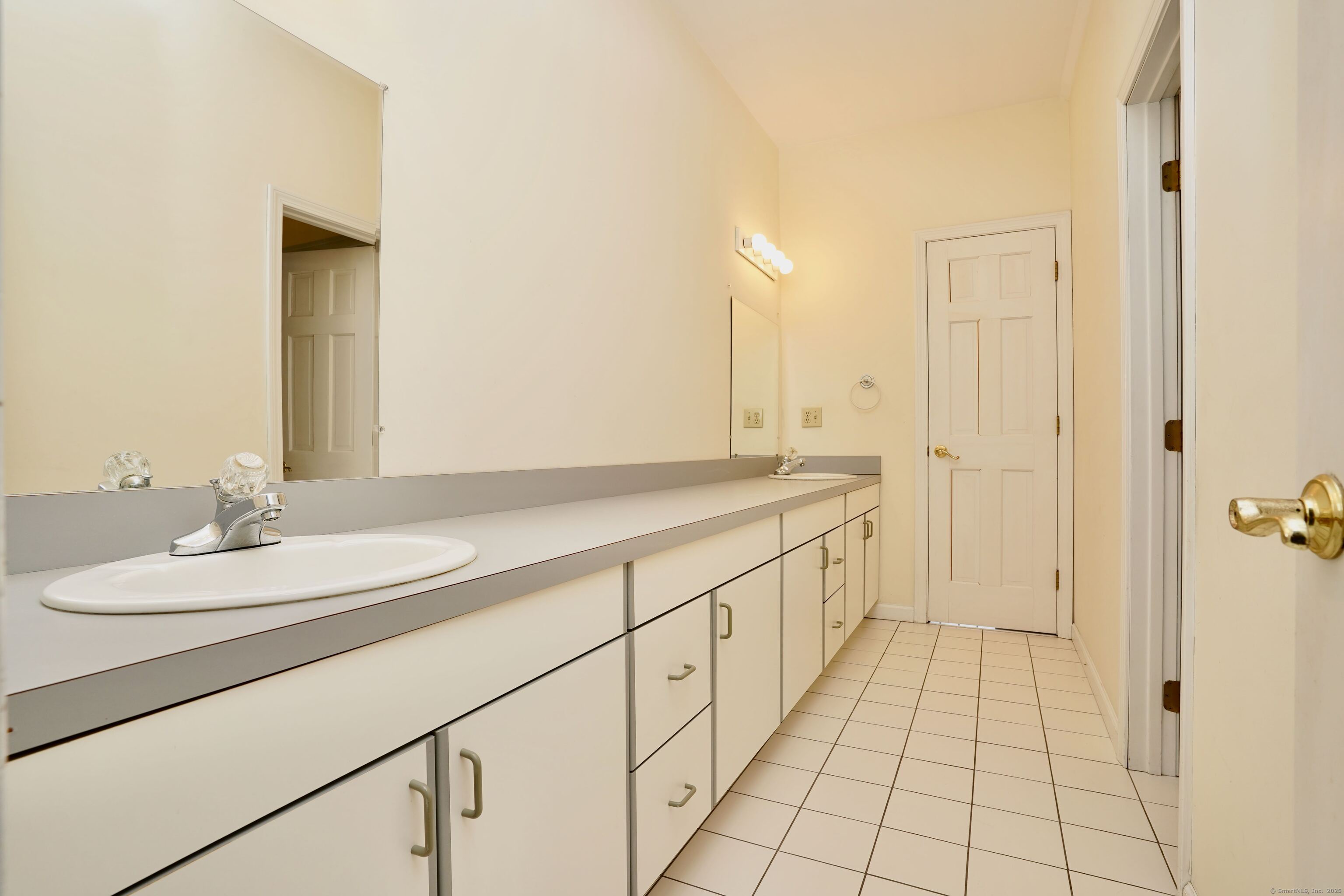 58 Jennifer, North Haven, Connecticut 06473