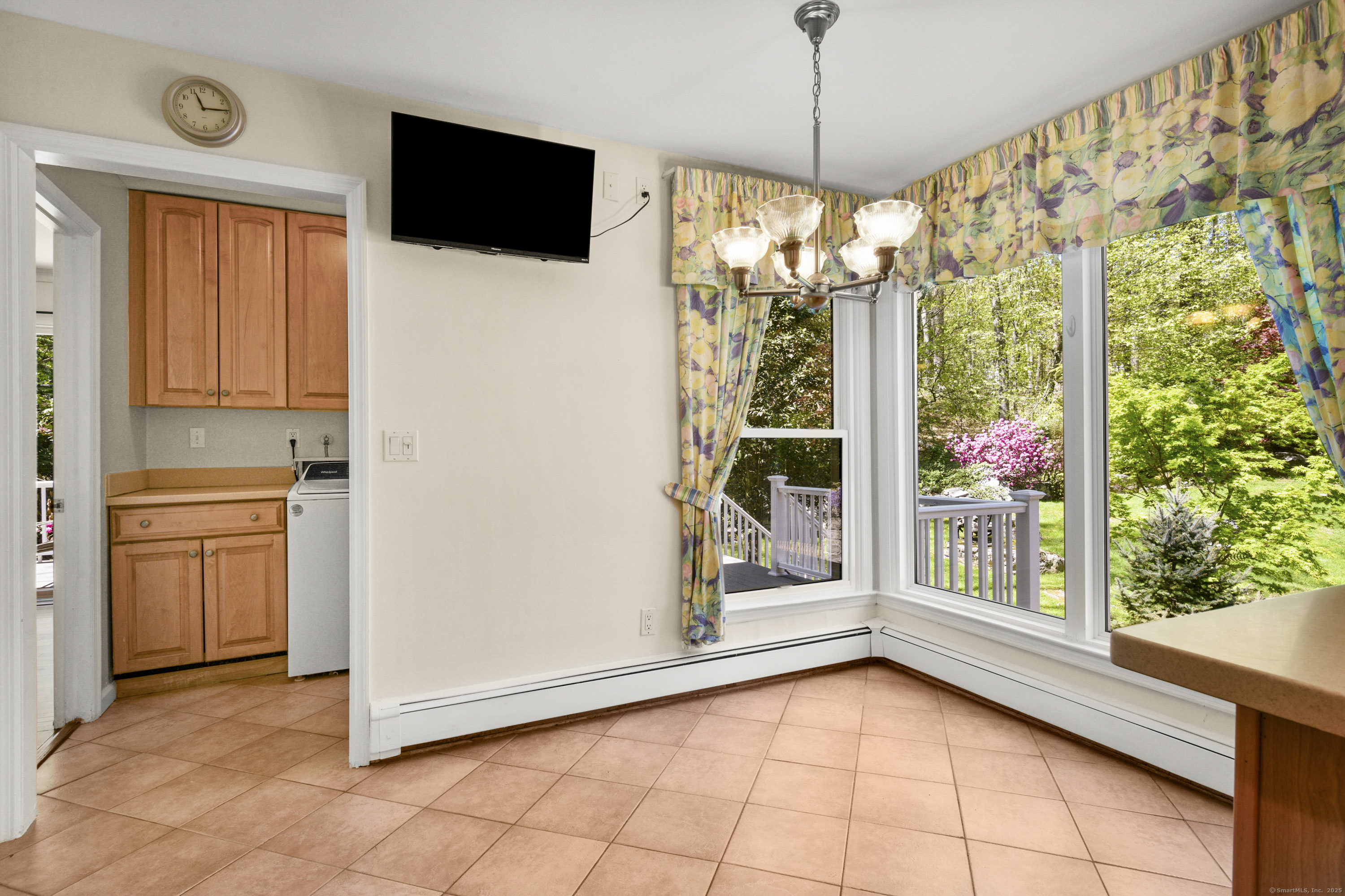 96 Surrey, Stamford, Connecticut 06903
