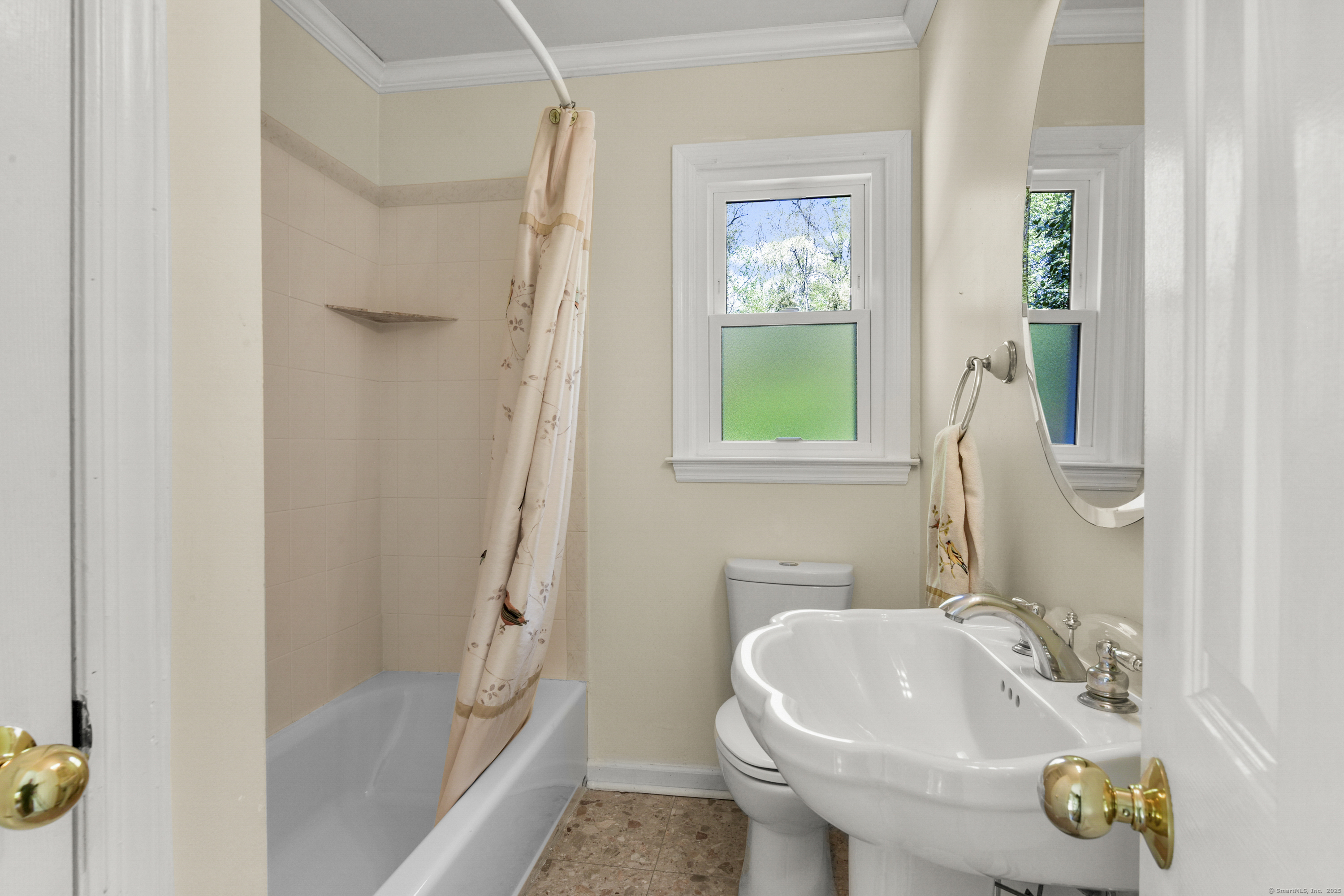 96 Surrey, Stamford, Connecticut 06903