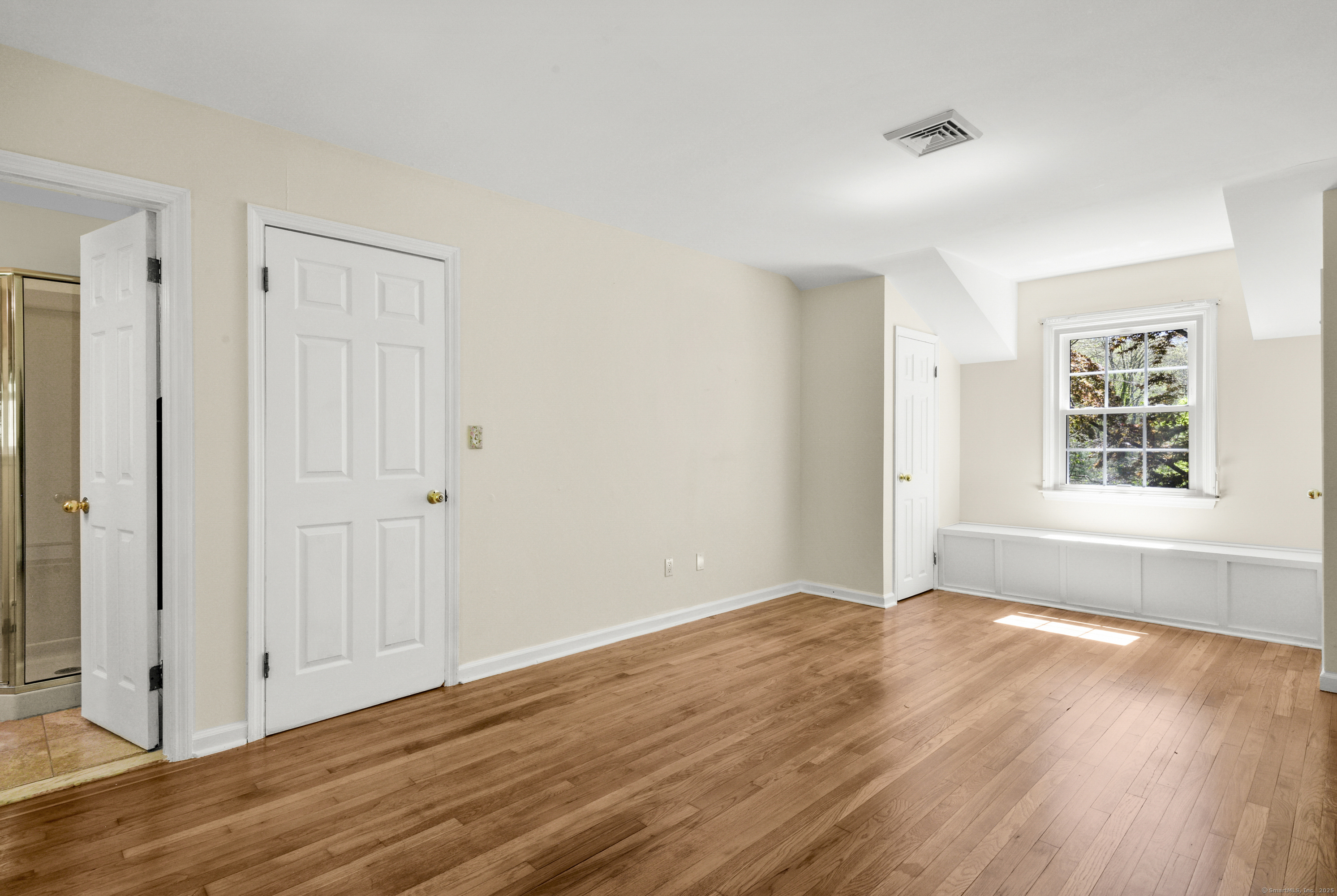 96 Surrey, Stamford, Connecticut 06903