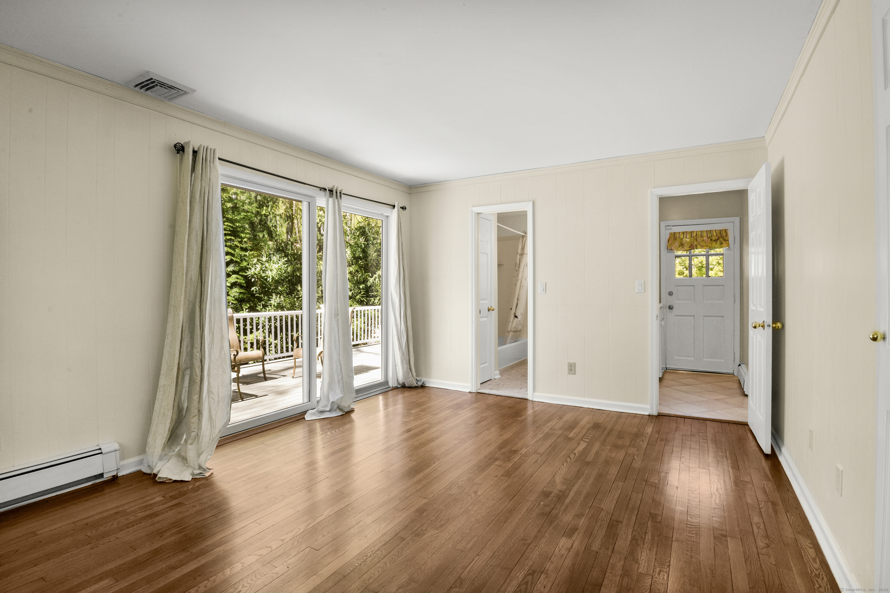 96 Surrey, Stamford, Connecticut 06903