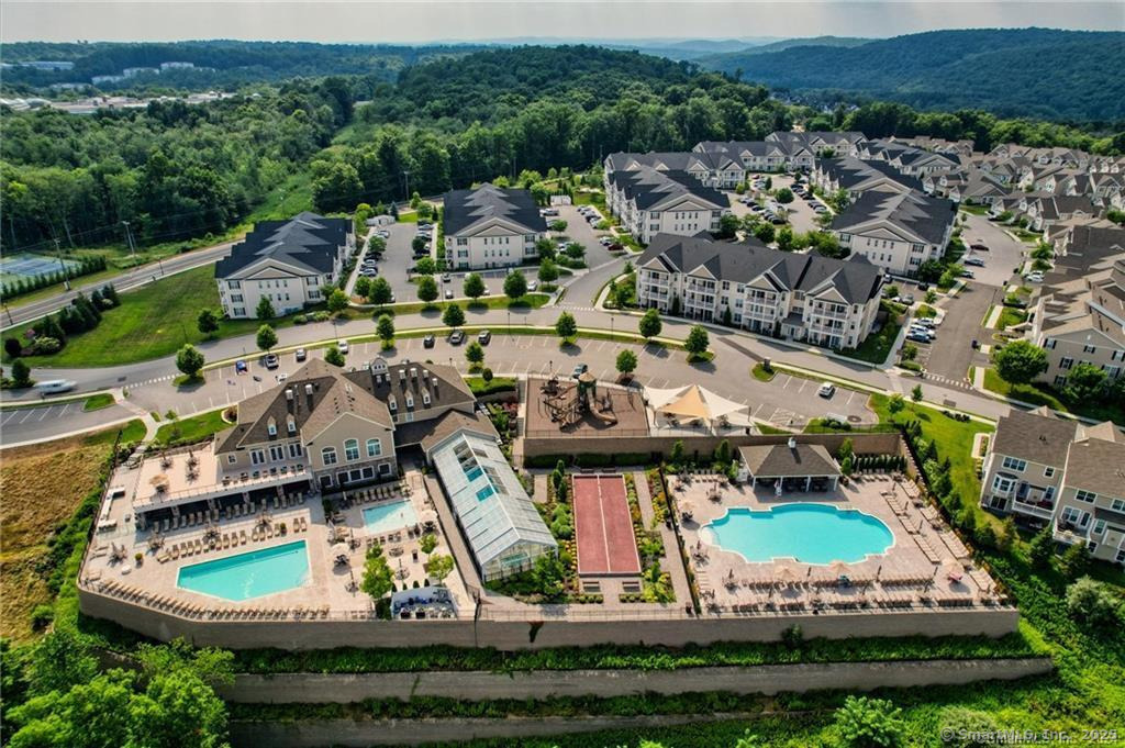 1026 Country View, Danbury, Connecticut 06810