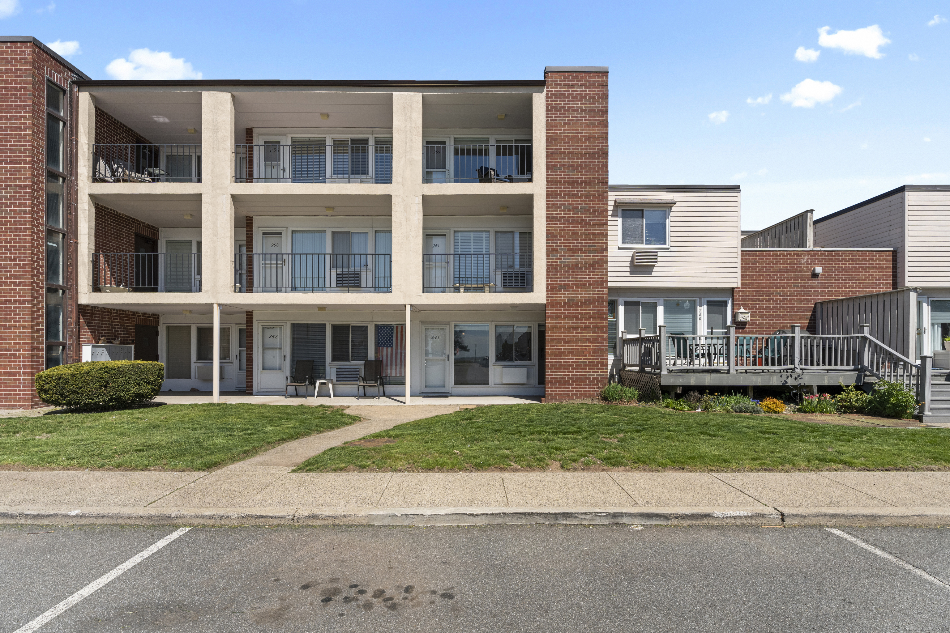 241 West, West Haven, Connecticut 06516