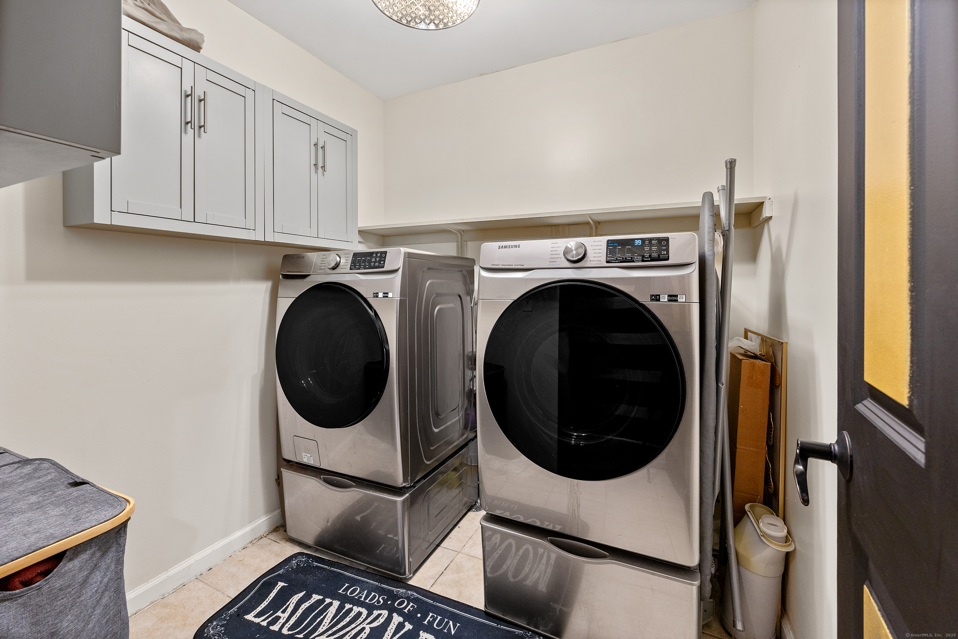 207 Ridgefield, Waterbury, Connecticut 06705