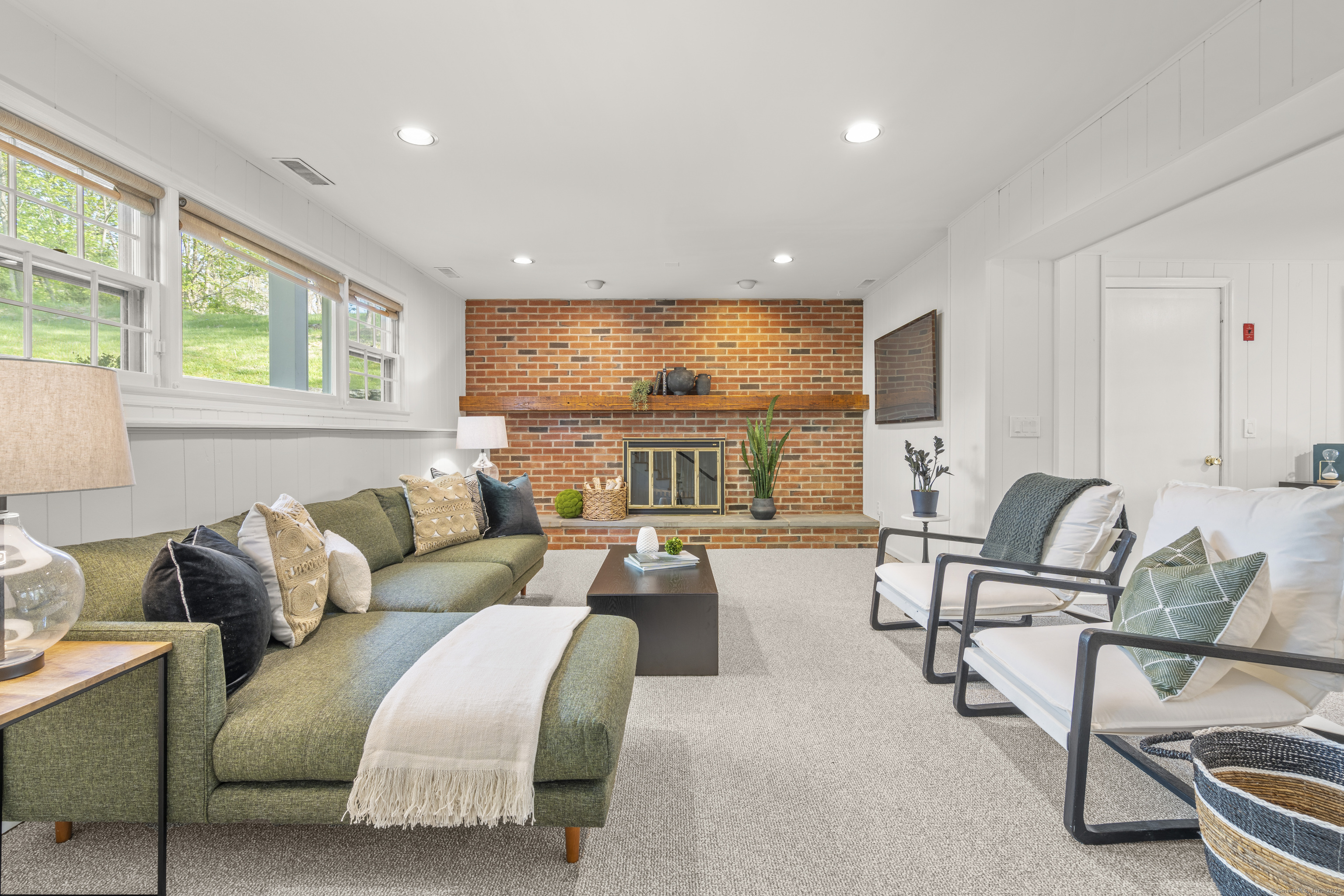 329 Roxbury, Stamford, Connecticut 06902