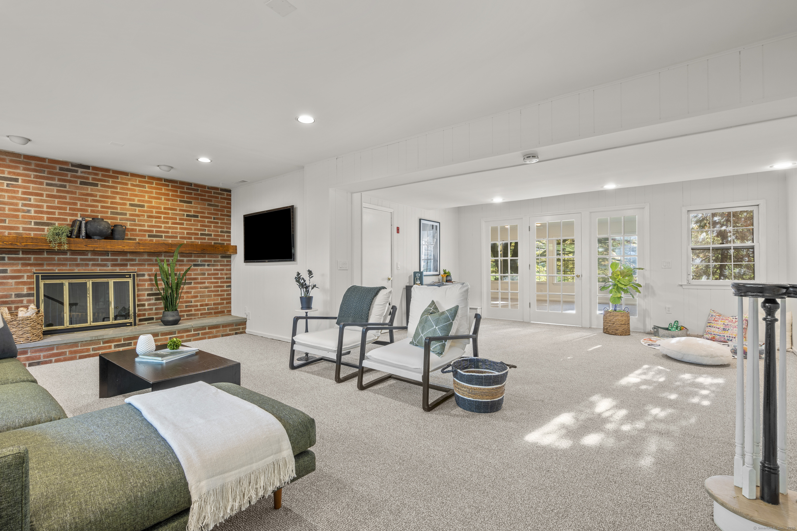 329 Roxbury, Stamford, Connecticut 06902