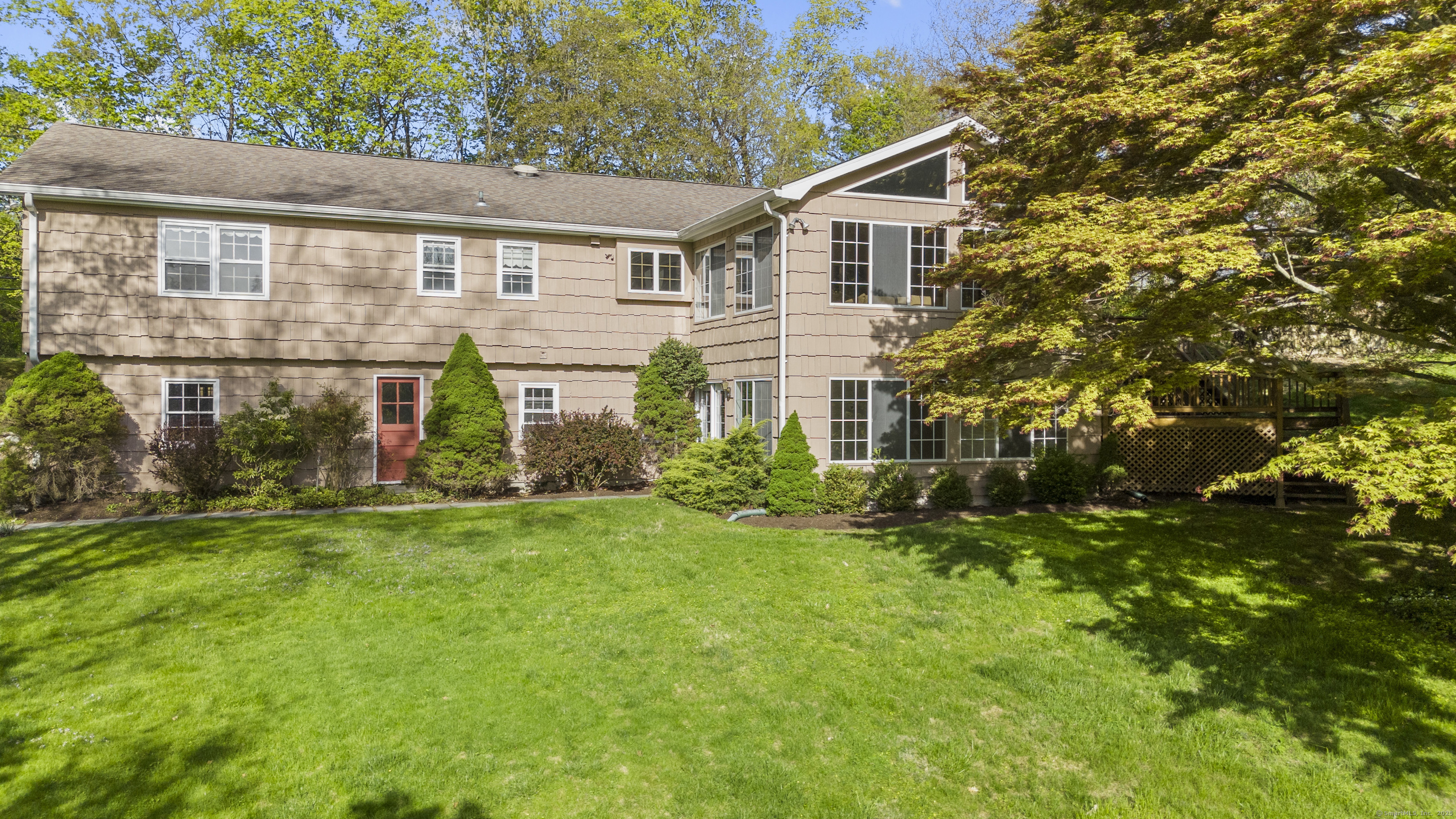 329 Roxbury, Stamford, Connecticut 06902