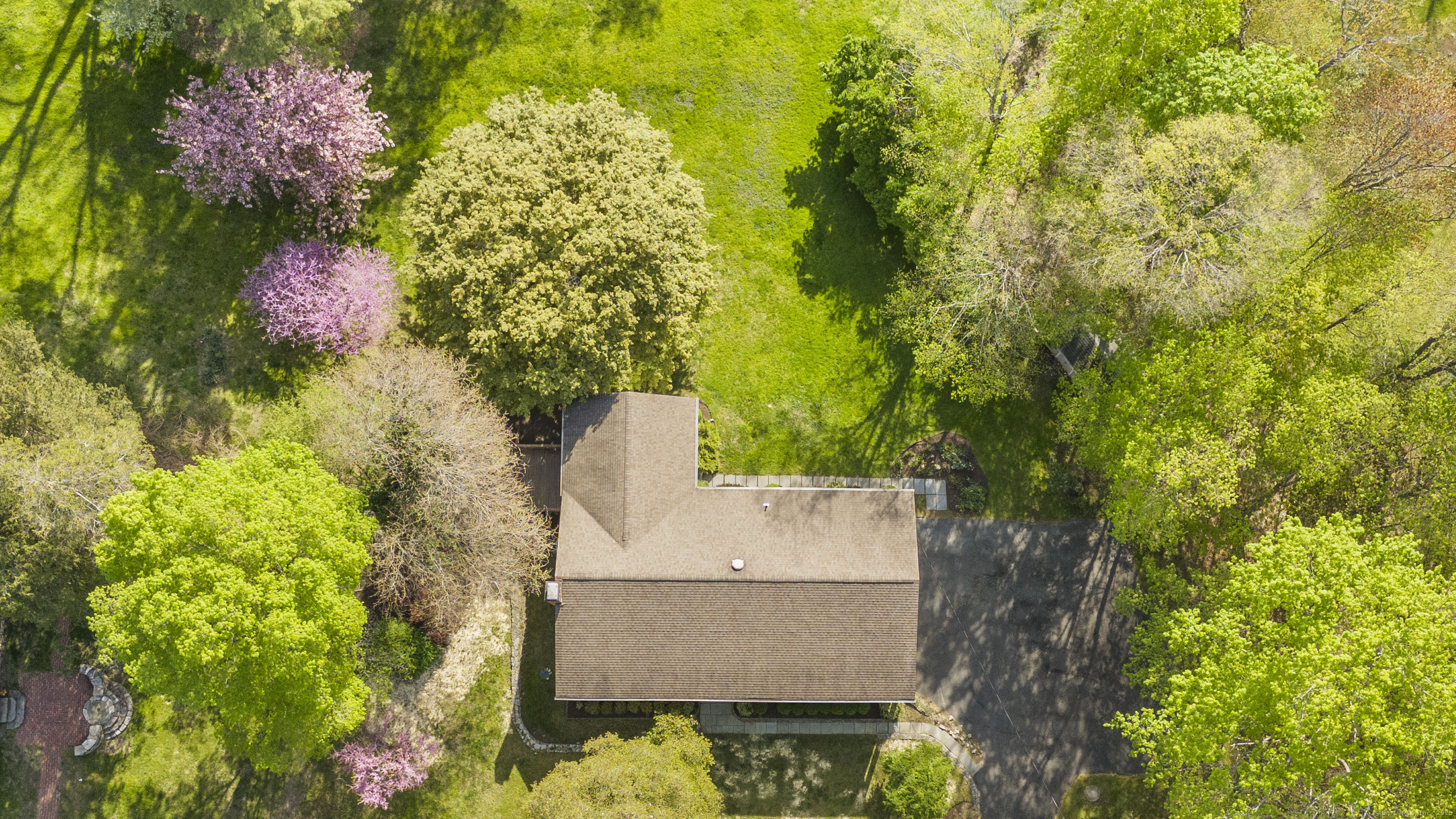329 Roxbury, Stamford, Connecticut 06902
