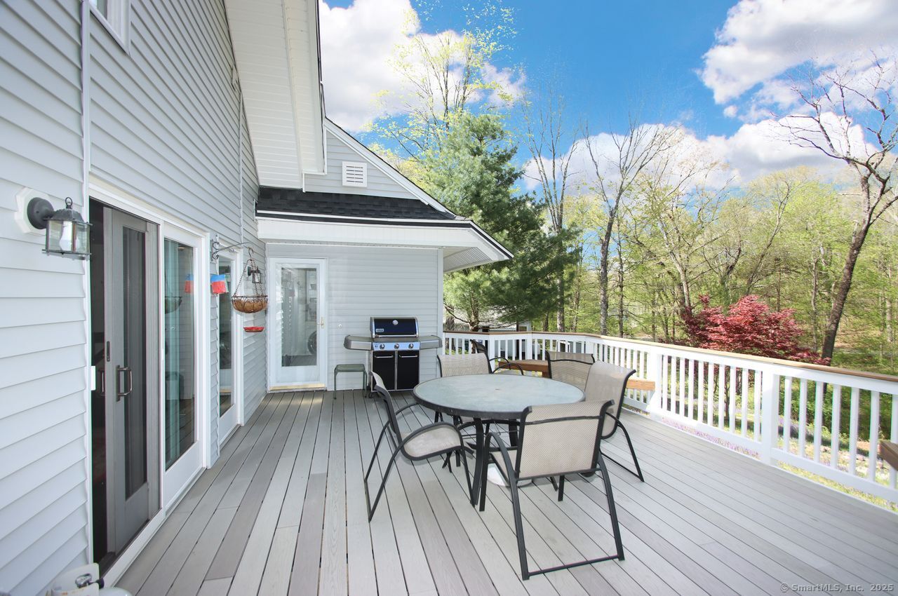 175 Old Lane, Hamden, Connecticut 06410
