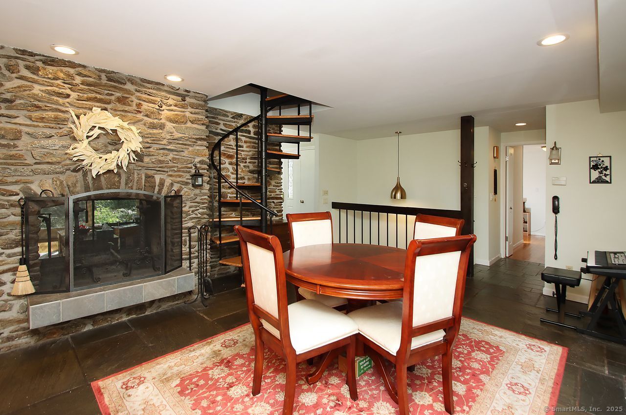 175 Old Lane, Hamden, Connecticut 06410