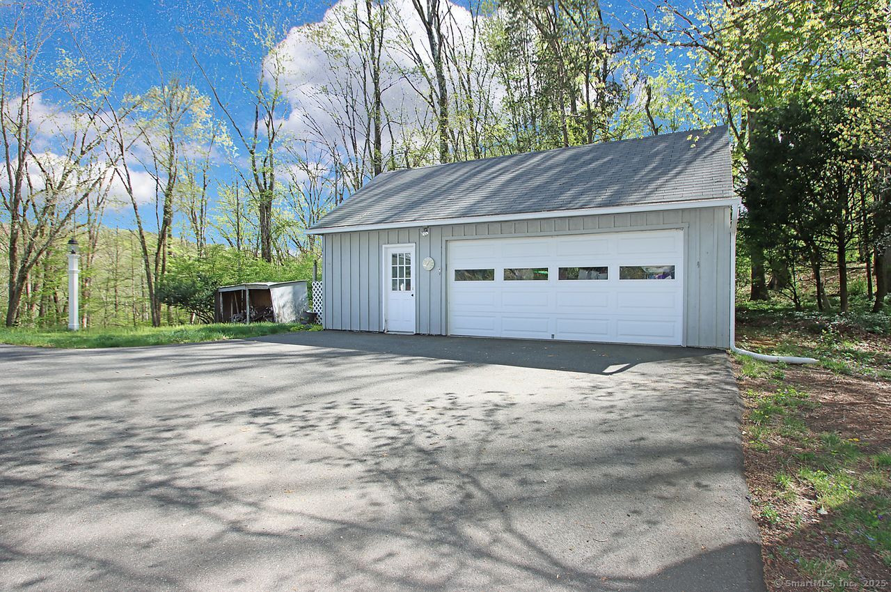 175 Old Lane, Hamden, Connecticut 06410