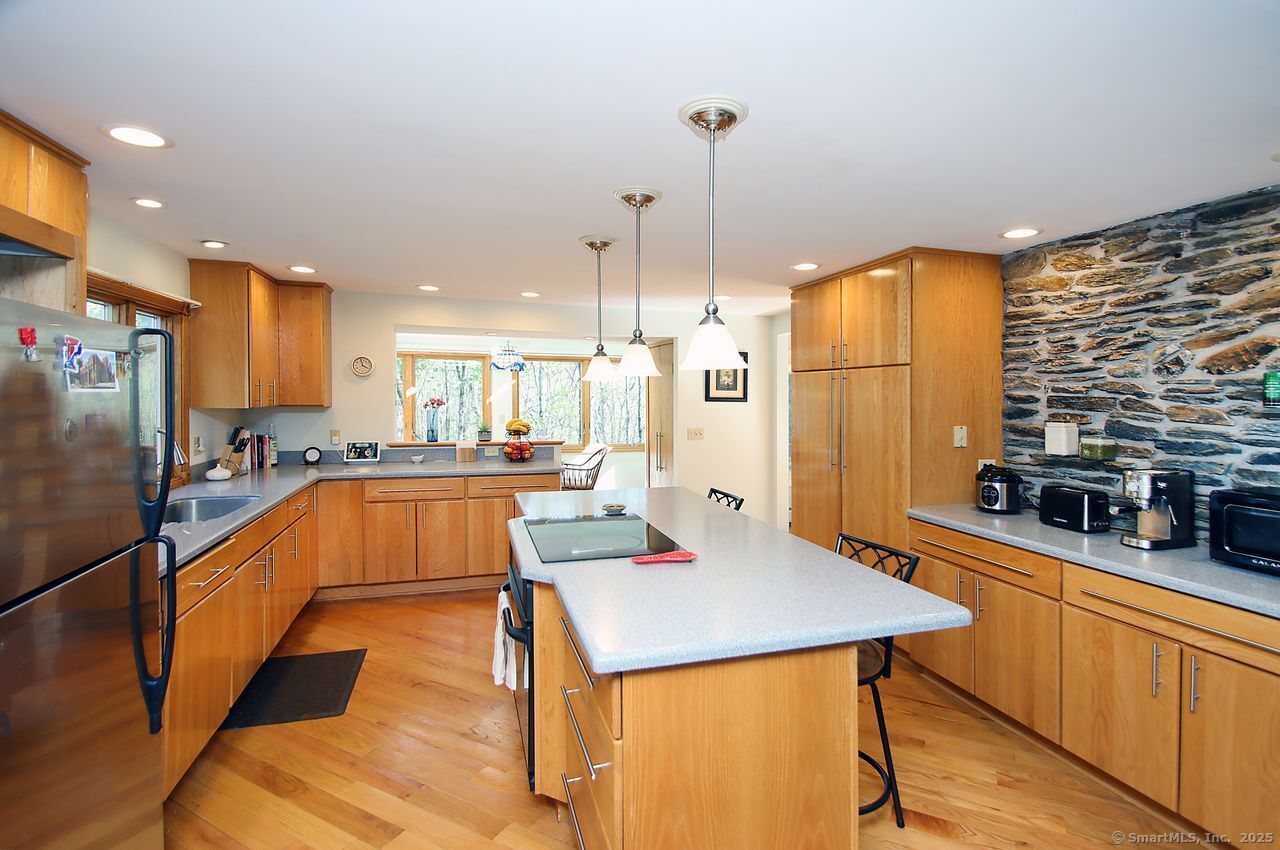 175 Old Lane, Hamden, Connecticut 06410
