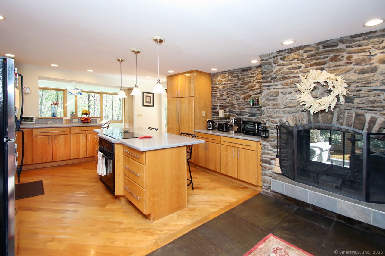 175 Old Lane, Hamden, Connecticut 06410