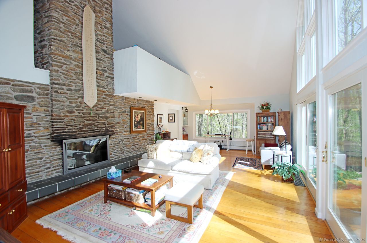 175 Old Lane, Hamden, Connecticut 06410