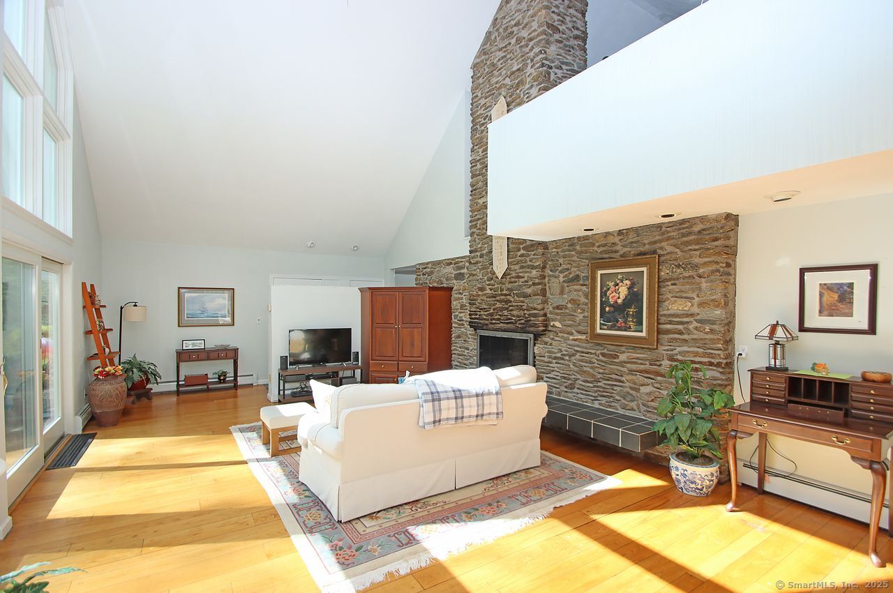 175 Old Lane, Hamden, Connecticut 06410