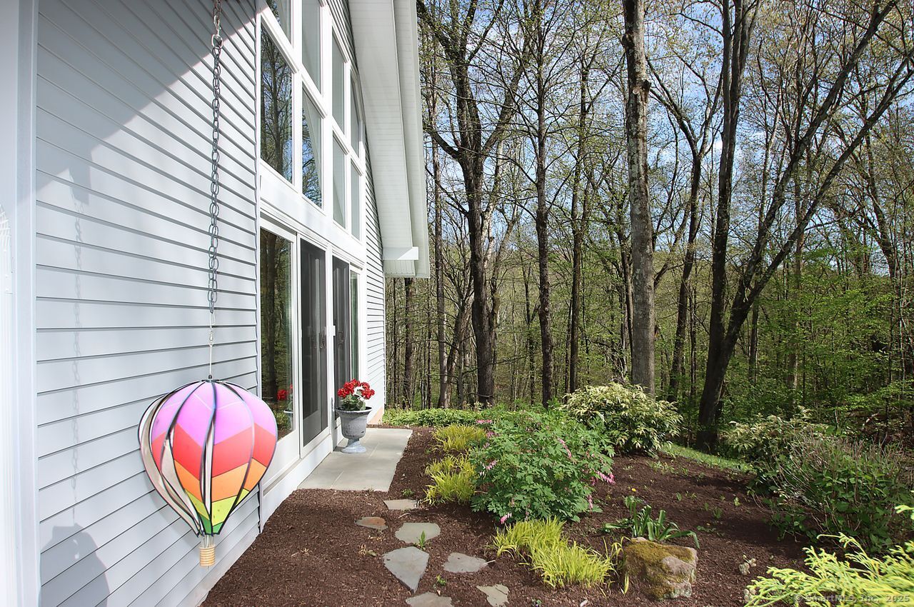 175 Old Lane, Hamden, Connecticut 06410